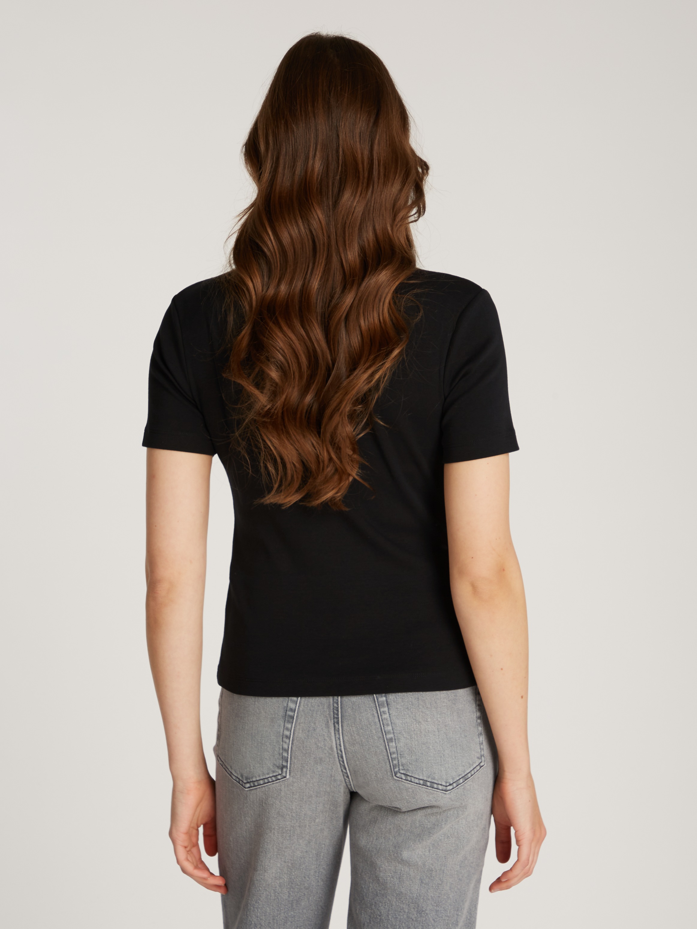 Tommy Hilfiger Stehkragenshirt »NEW CODY SLIM CROP MOCK-NK«, mit Logostickerei