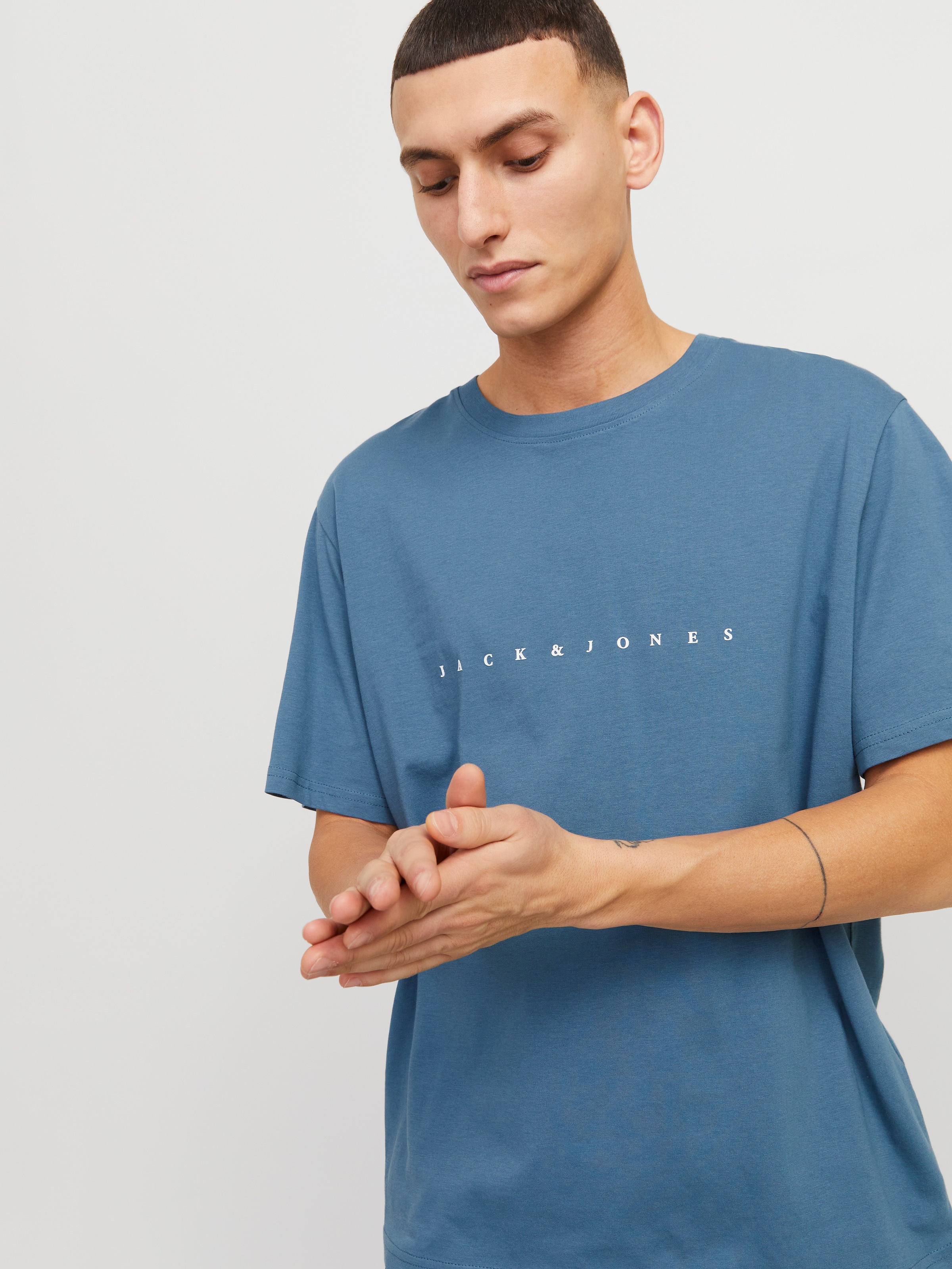 Jack & Jones Rundhalsshirt "JJESTAR mit Pigmentprint und Baumwollgefühl", b günstig online kaufen