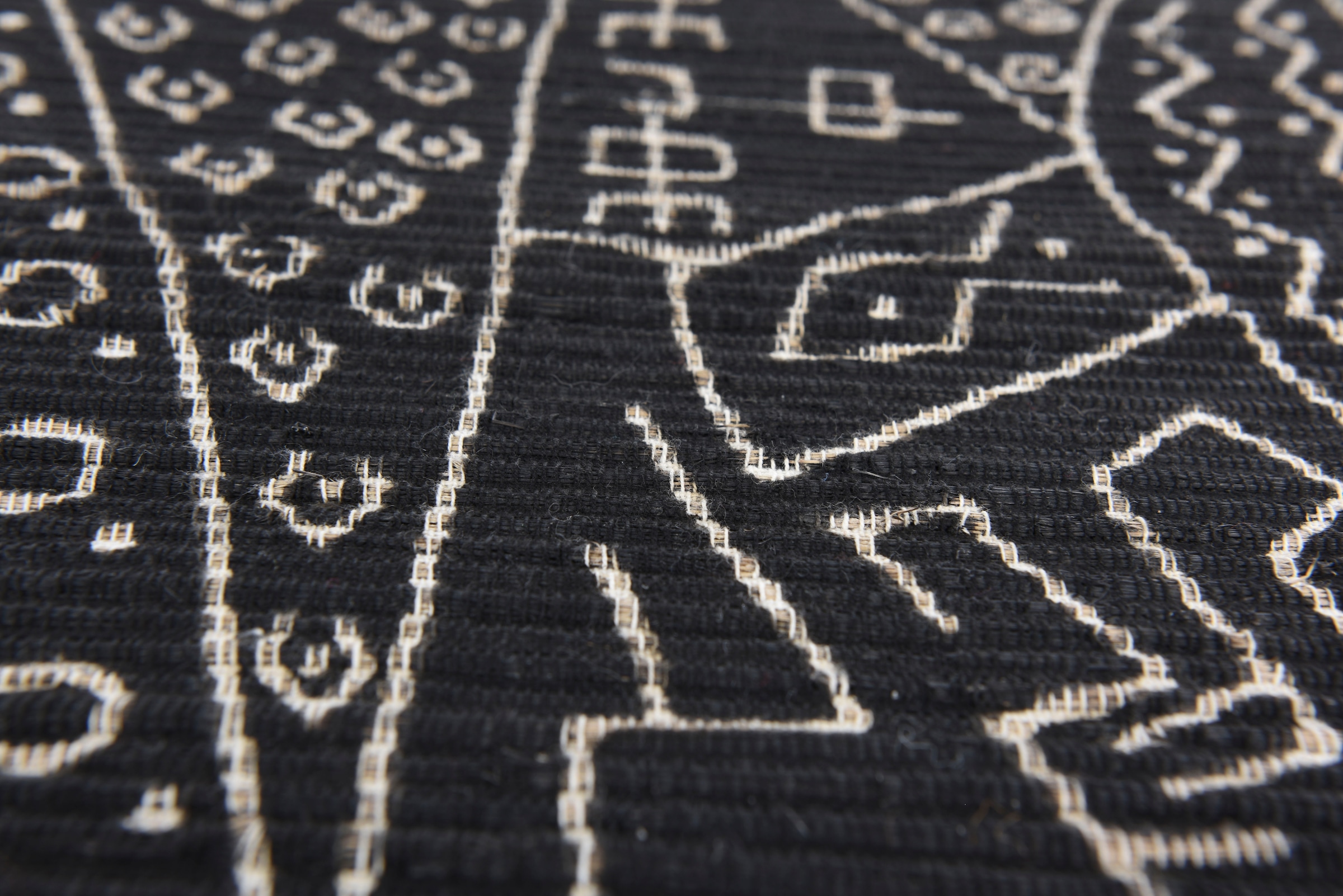 DIE HAUSKUNST Teppich »Taama« rechteckig 4 mm Höhe Flachgewebe, handgewebt, mit Fransen