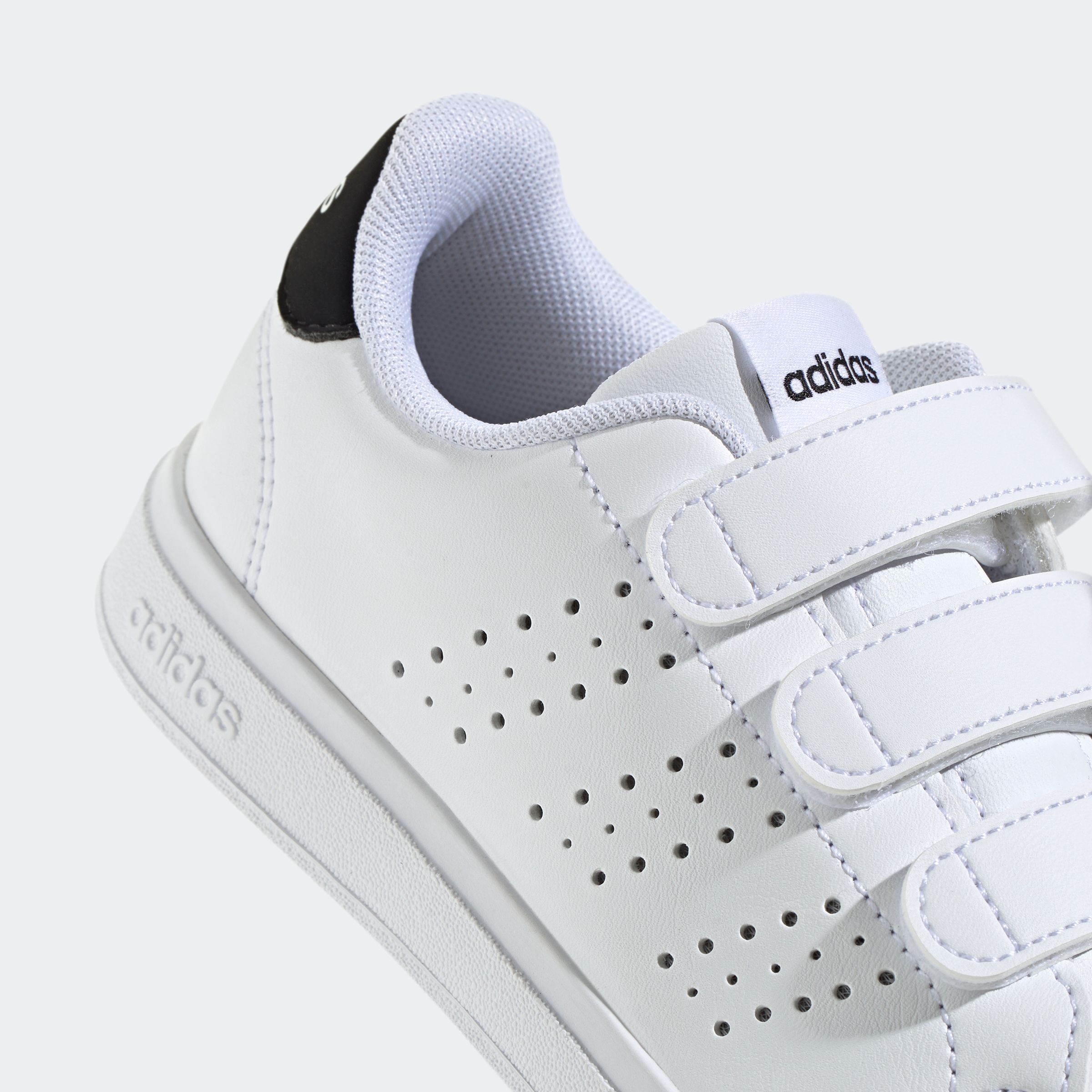 adidas Sportswear Klettschuh »ADVANTAGE BASE 2.0 KIDS«, Design auf den Spuren des adidas Stan Smith