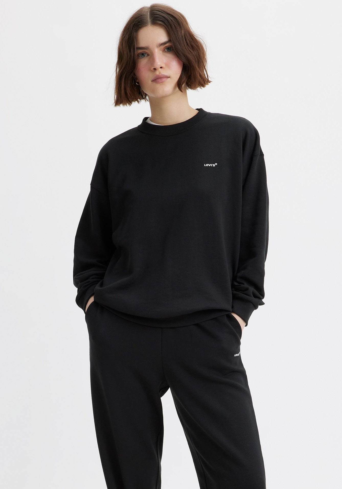 Sweatshirt »EVERYDAY«, mit kleinem Logo auf der Brust