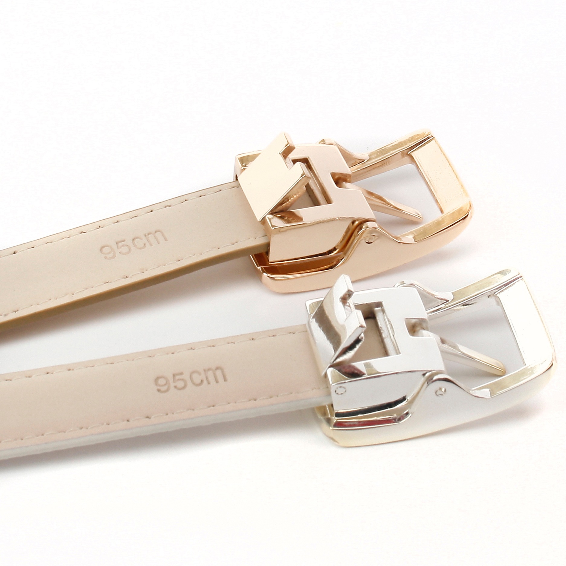 Anthoni Crown Ledergürtel in Hirschprägung, schmale Form, kleine Schließe günstig online kaufen