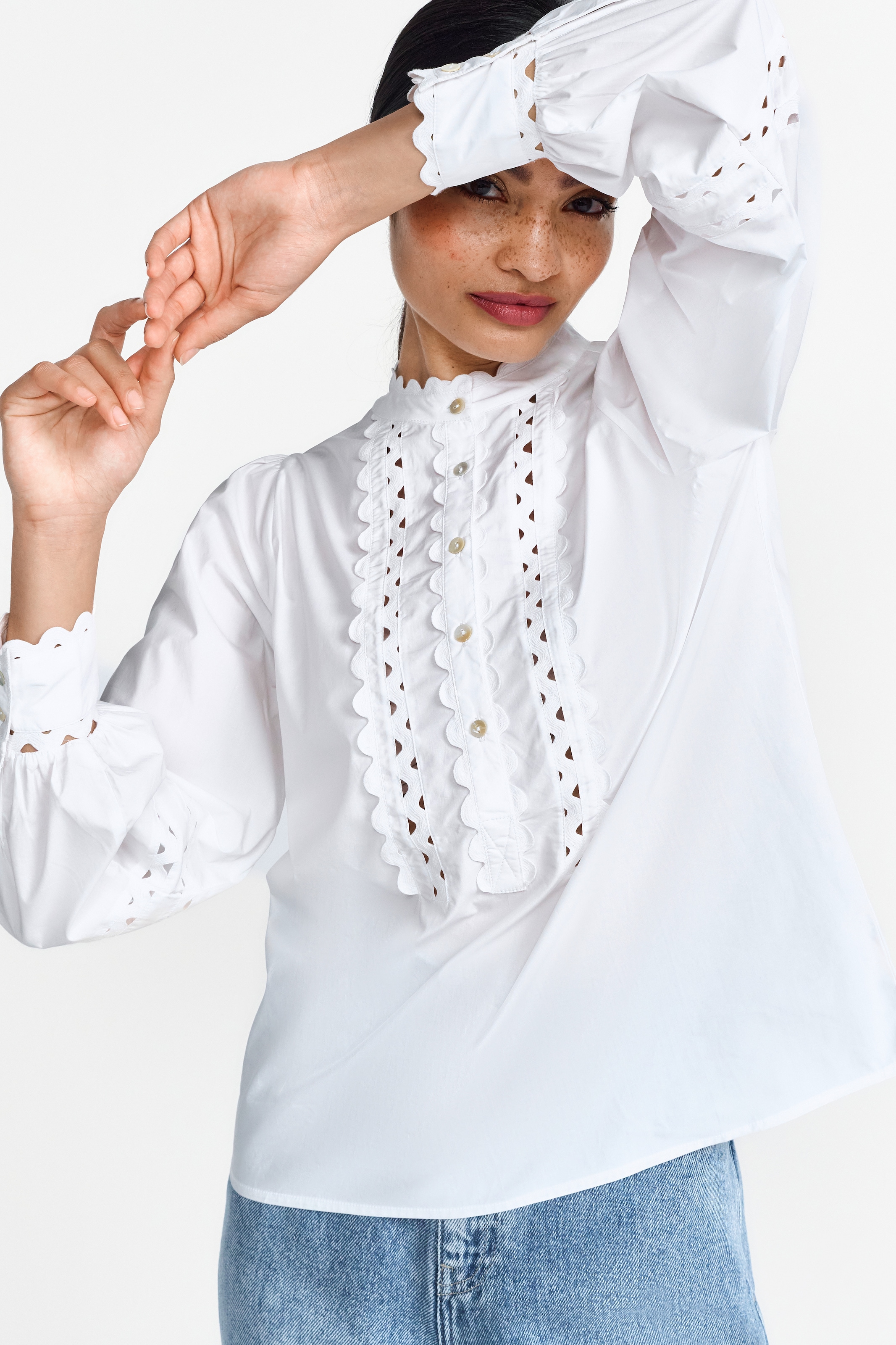 RICHROYAL Rüschenbluse, Mit verkürzter Knopfleiste günstig online kaufen