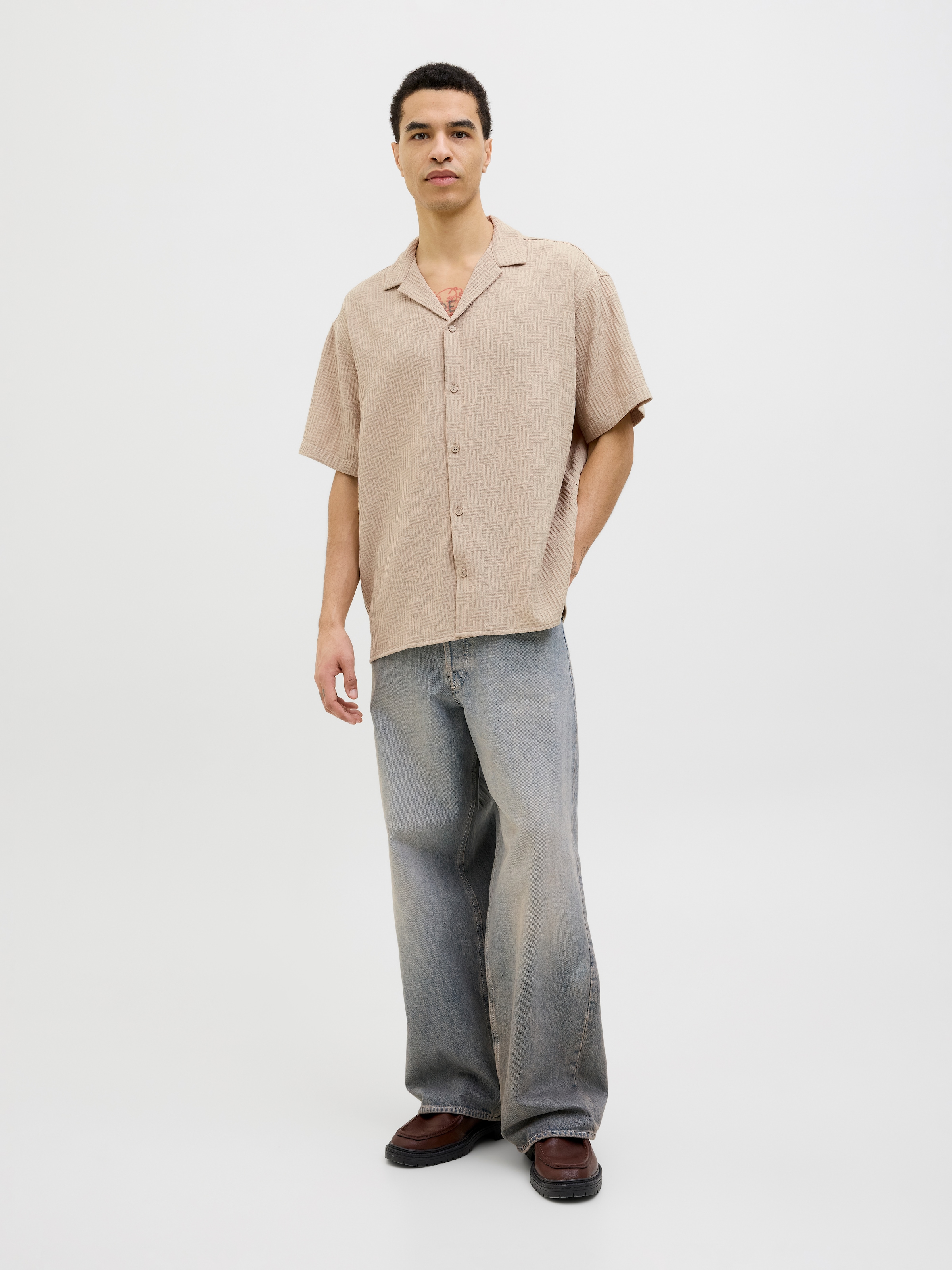 Jack & Jones Kurzarmhemd »JJEMATTEO RESORT SHIRT SS SN«, mit Resort Kragen
