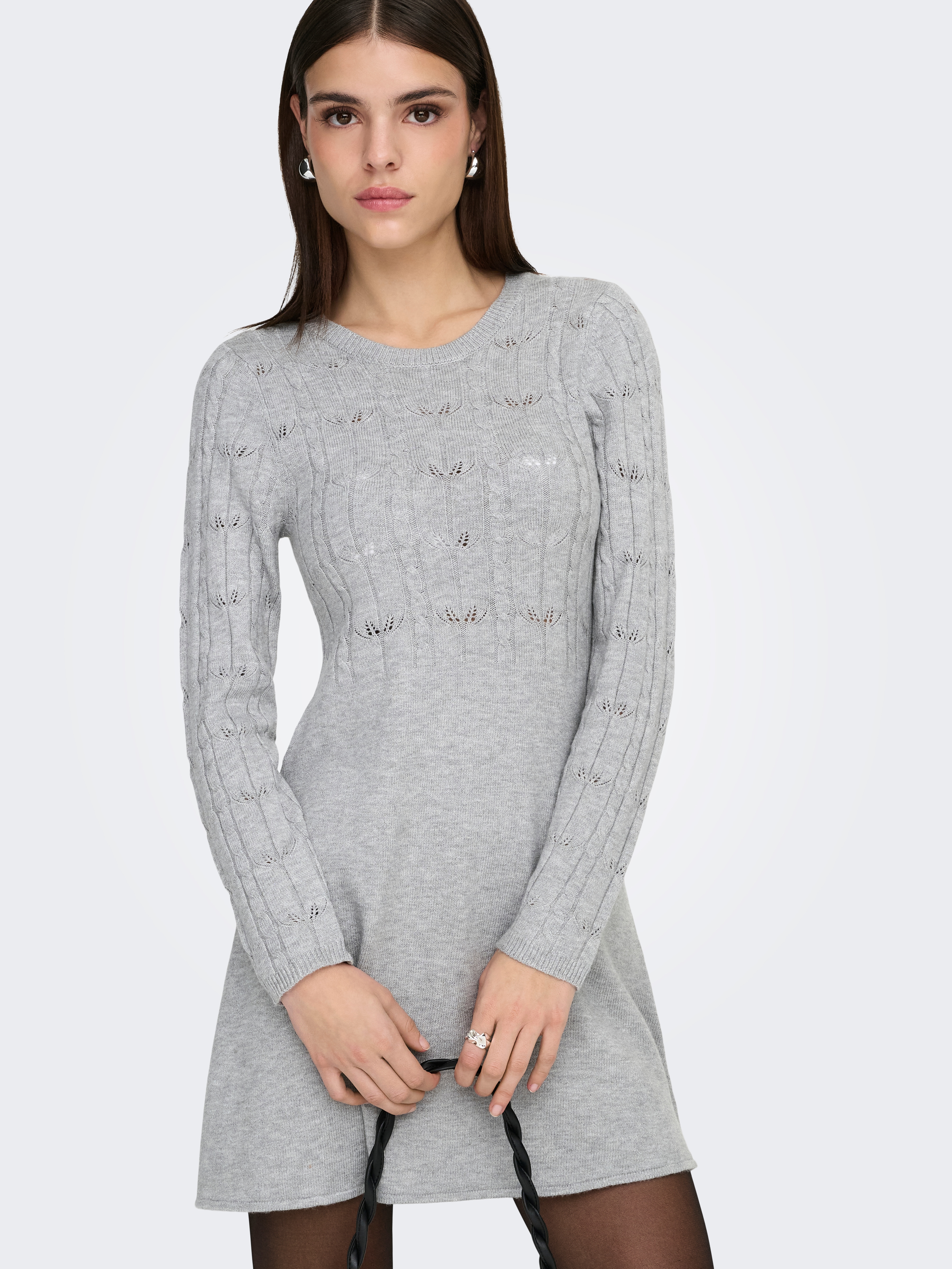 ONLY Strickkleid "ONLKATIA LIFE LS O-NECK CABL DRES EX KNT" Viskosemischung, regular fit, Rundhals