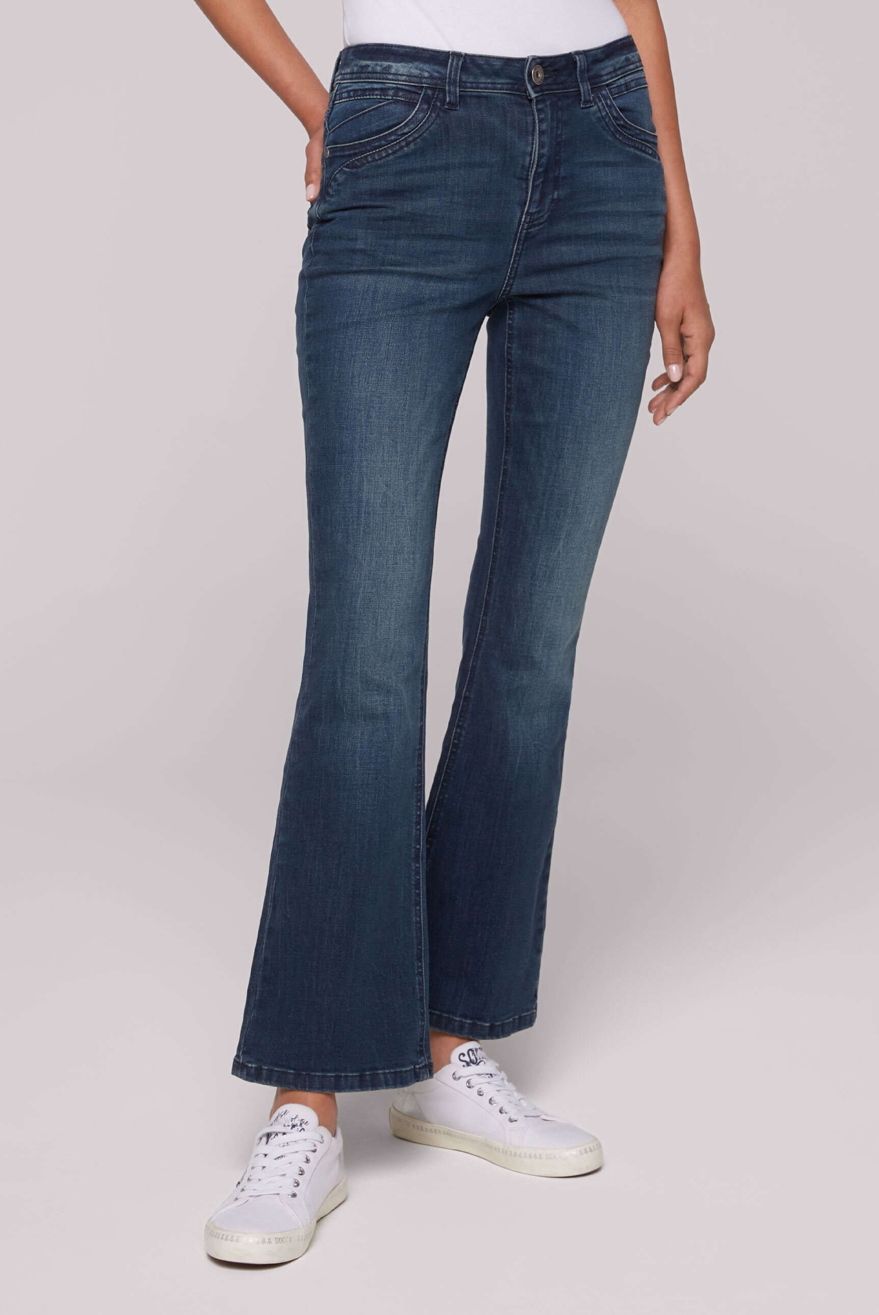 SOCCX Regular-fit-Jeans, mit ausgestelltem Bein