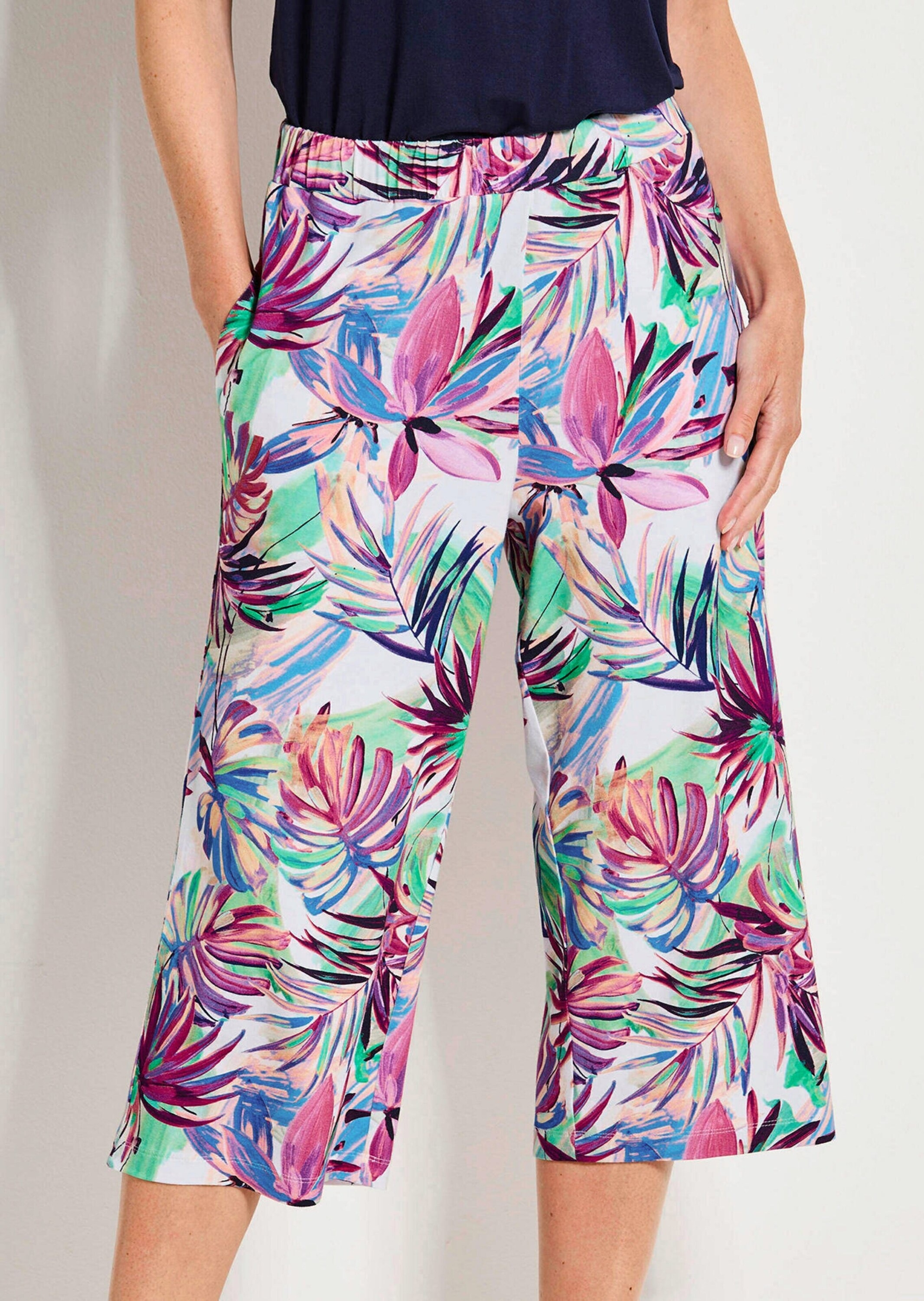 Schlupfhose GOLDNER "Kurzgröße Jersey-Culotte VERA mit Palmenprint", Damen, Gr. 26, K-Gr, bunt (bunt, gemustert), Obermaterial: 95% Viskose CV. 5% Elasthan EL., Hosen Schlupfhose 3