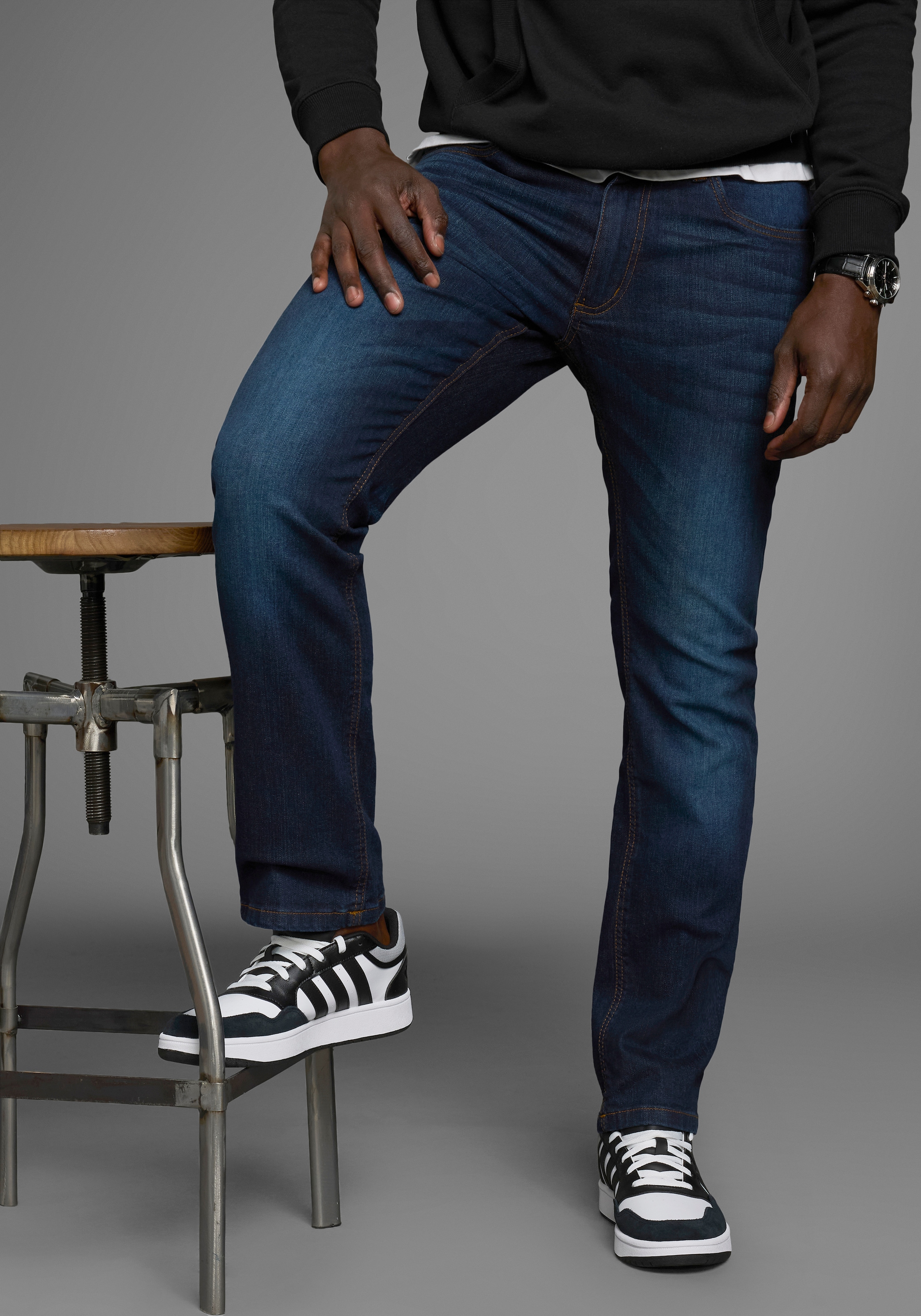 Stretch-Jeans ARIZONA, Herren, Gr. 31, Länge 32, dunkelblau used, Denim/Jeans, Obermaterial: 98% Baumwolle, 2% Elasthan, unifarben, Basic, straight fit lang, Jeans, gerade geschnittenes Bein, niedrige Leibhöhe, Topseller