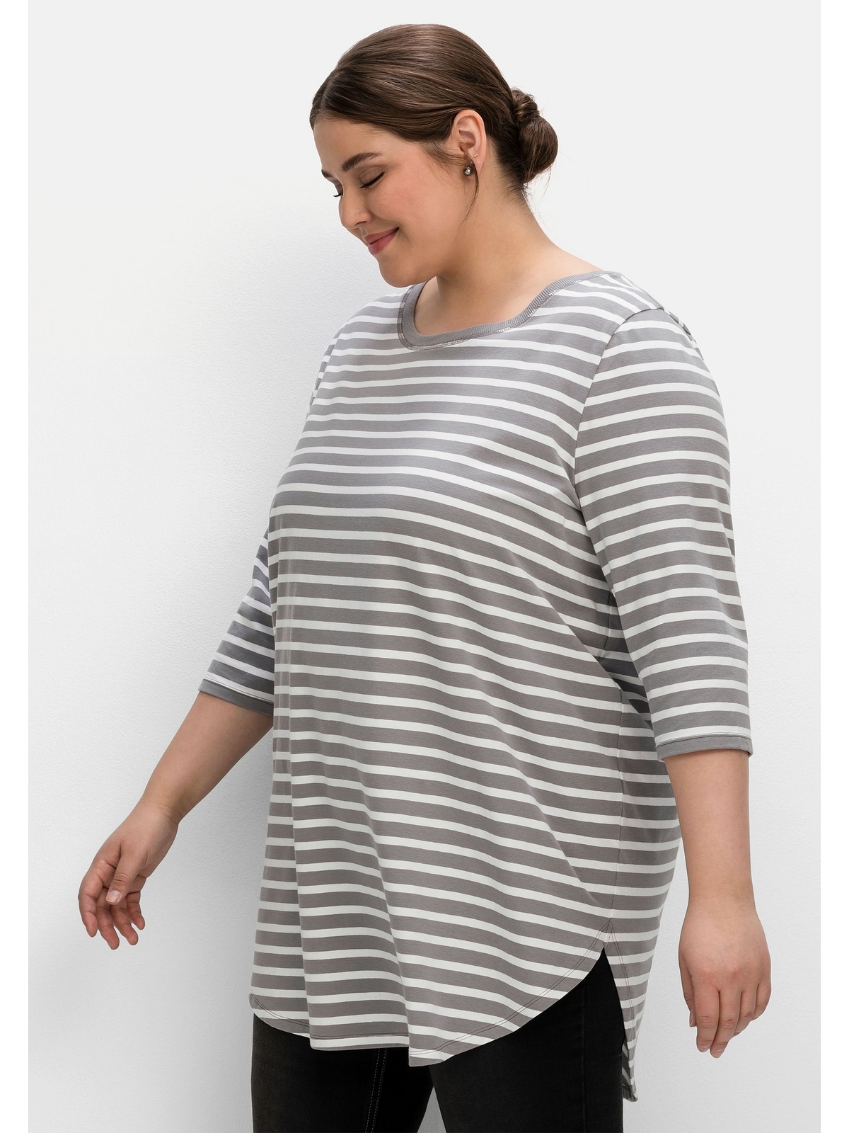 Sheego Longshirt »Große Größen«, mit Streifen und Nacken-Reißverschluss kaufen