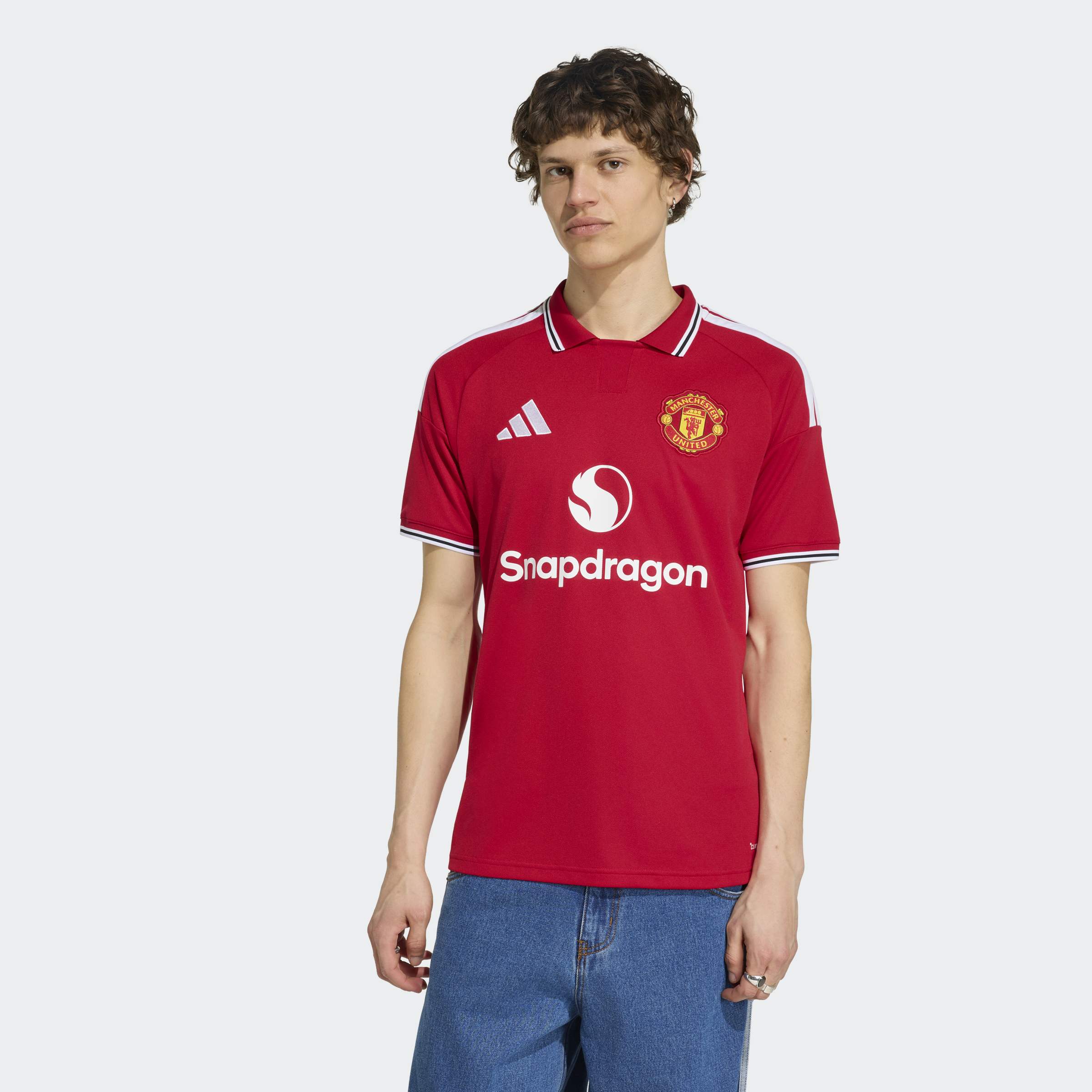 adidas Performance Fußballtrikot "MANCHESTER UNITED 26/27 HEIMTRIKOT" mit schmaler Passform, mit gestreiftem Kragen und Bündchen