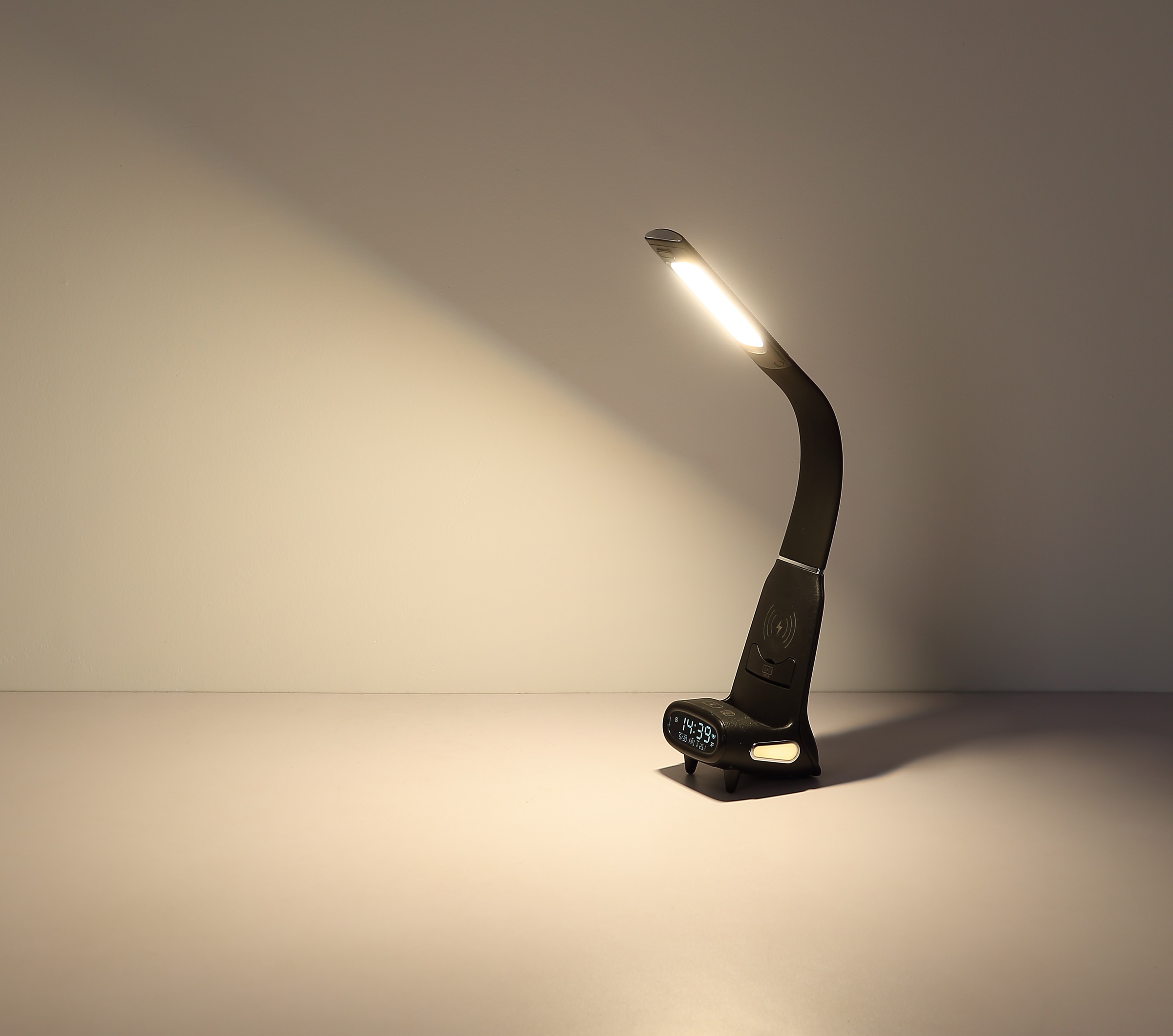 GLOBO LIGHTING Tischleuchte »MALIK« LED-Modul 1 Stk. Schwarze Tischleuchte mit Touchdimmer, Timer, Wireless Laden