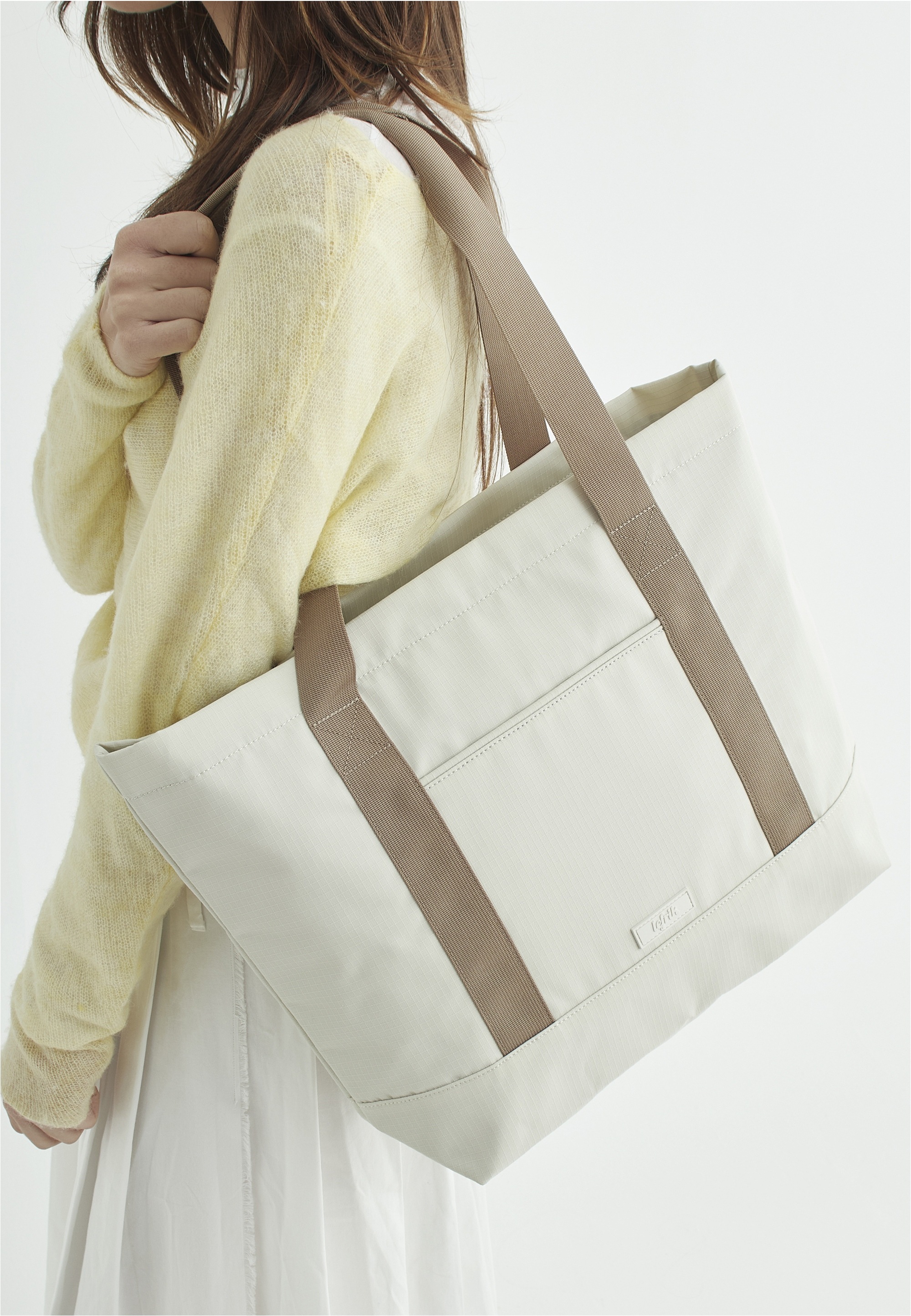 lefrik Schultertasche »Strata«, in veganer Qualität