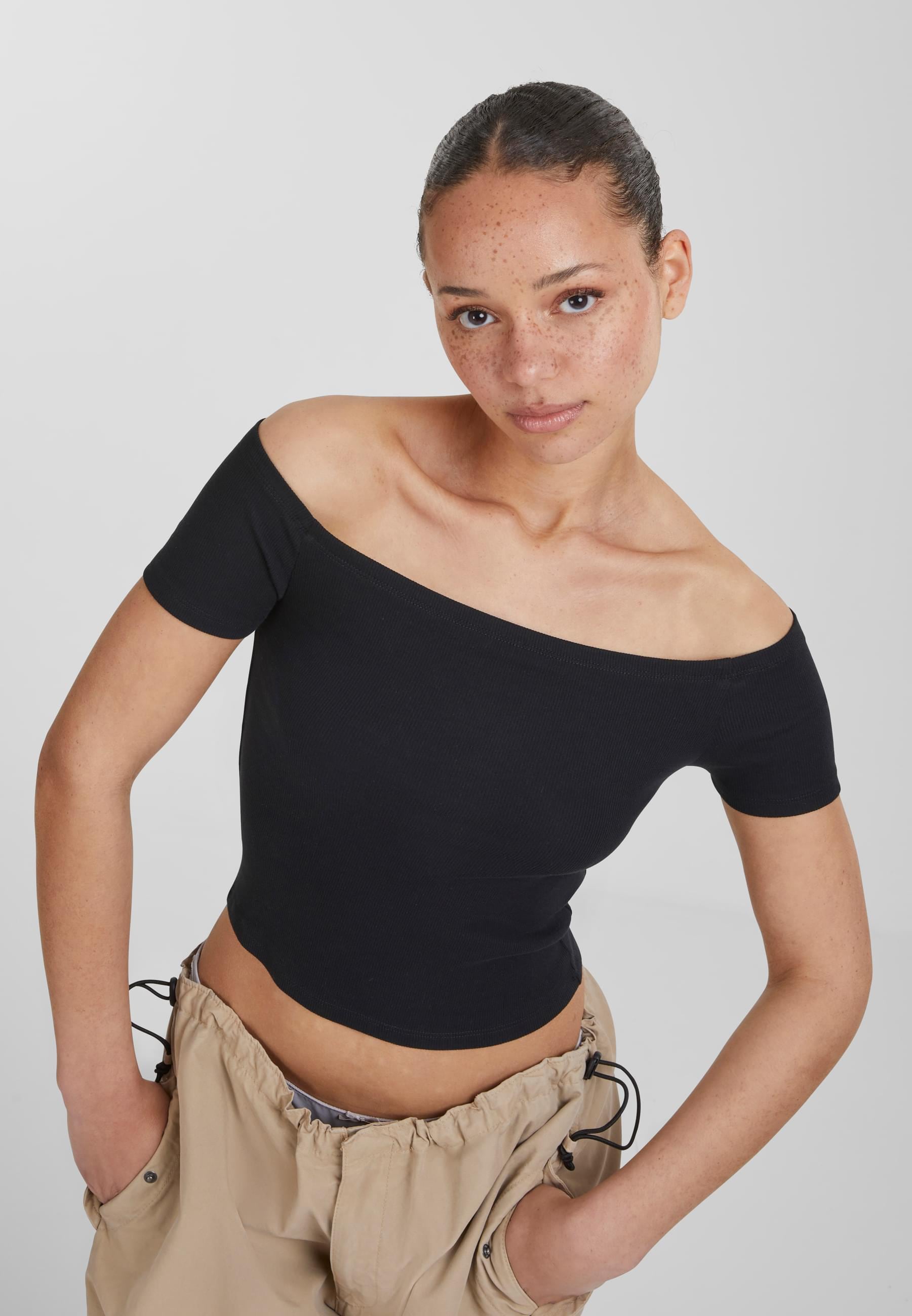 URBAN CLASSICS T-Shirt »Urban Classics Damen Ladies Organic Off Shoulder Rib Tee«, (1 tlg.)