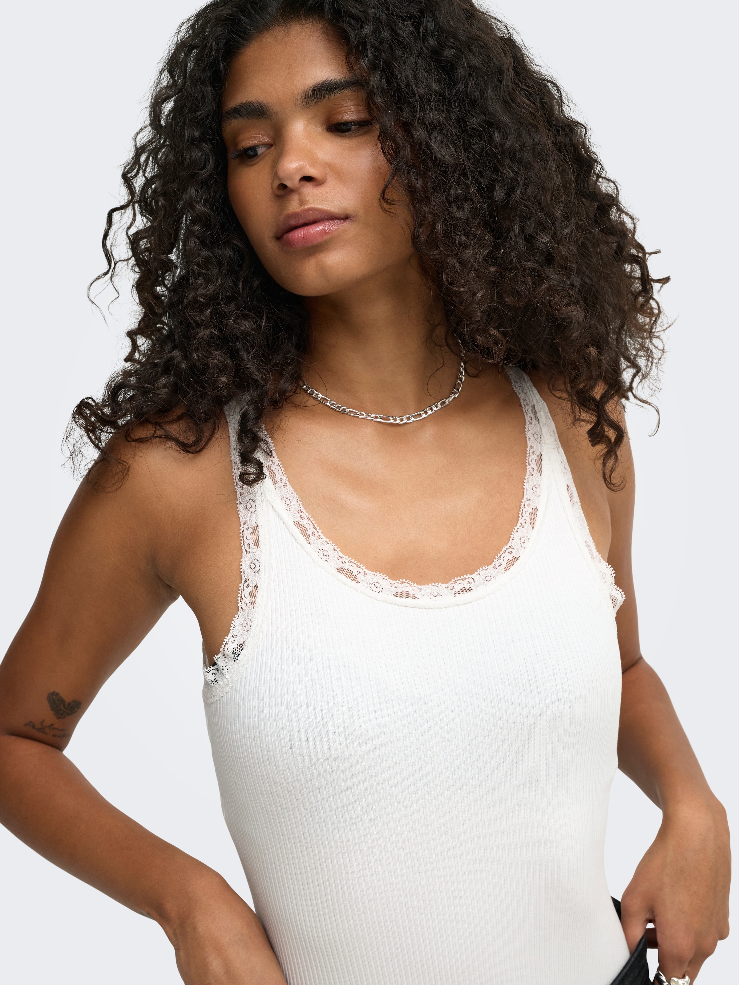 ONLY Body »ONLVINI S/L LACE BODYSUIT RS JRS« Baumwollmischung, Spitze