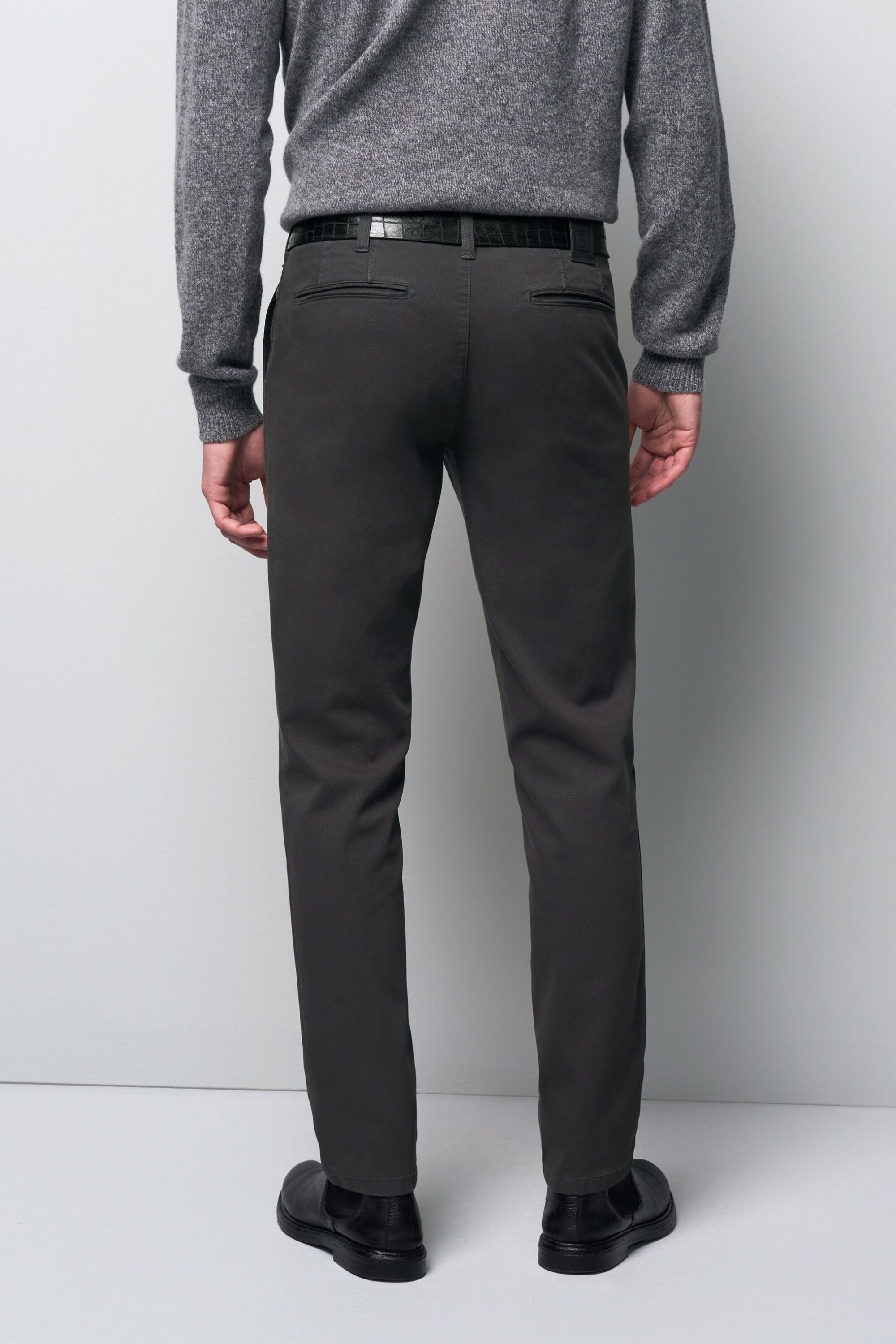 MEYER Chinos »M5.Chino«, Gefertigt aus BIO-Baumwolle