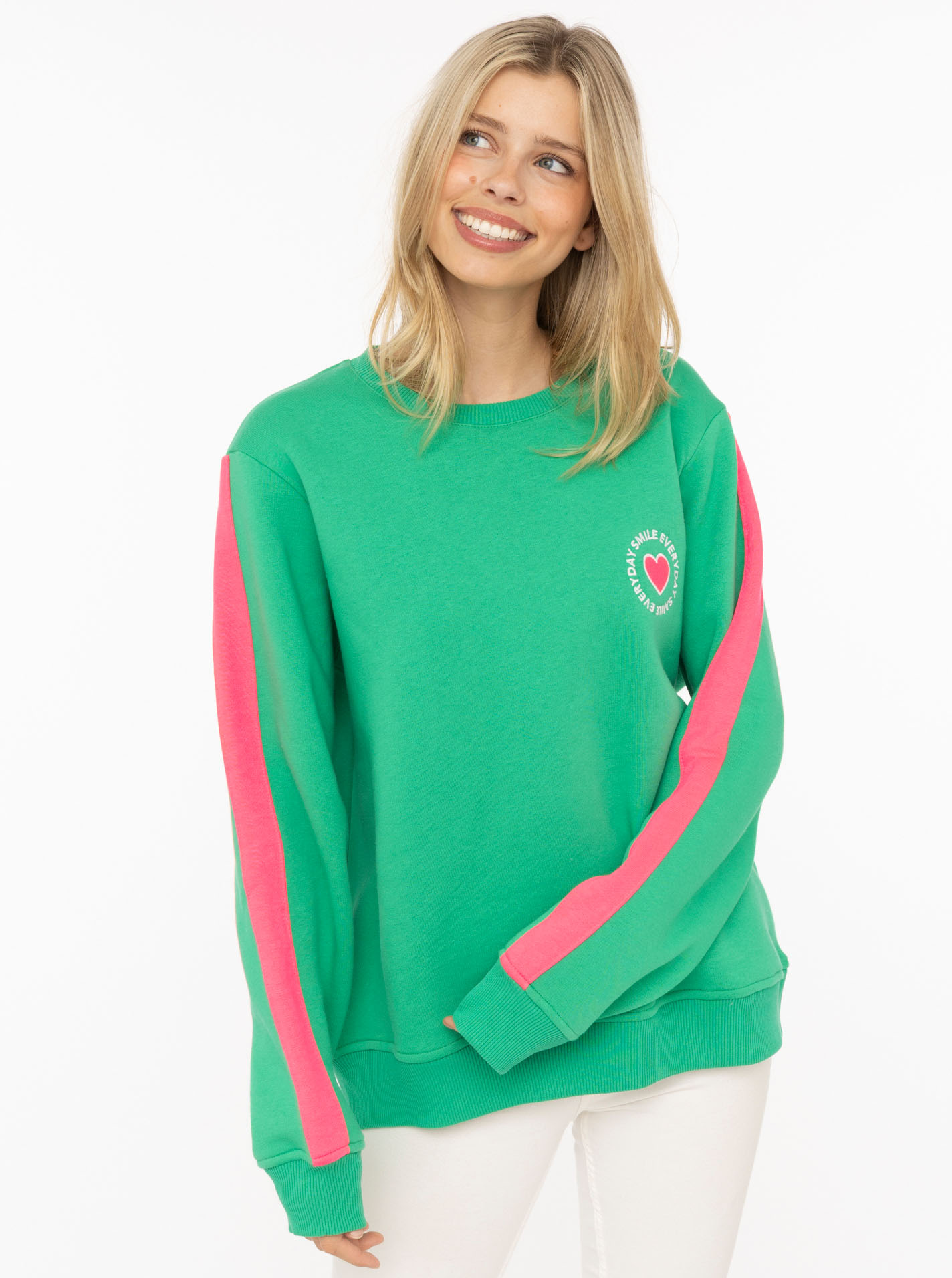 Zwillingsherz Sweatshirt ""Smile Everyday"", pinker Streifen am Arm, Rundhals, gesticktes Herz und Schrift