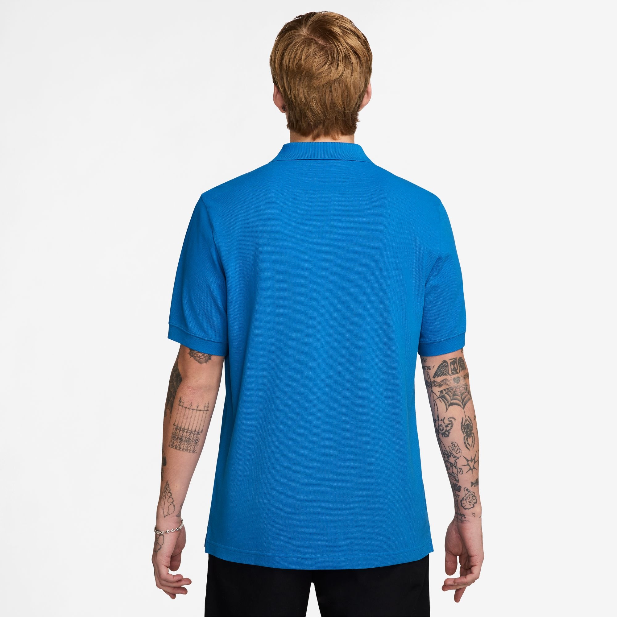 Nike Sportswear Poloshirt »M NK CLUB SS POLO PIQUE« gerade Passform, kurze Ärmel, 2-Knopf-Kragen, sportlicher Stil