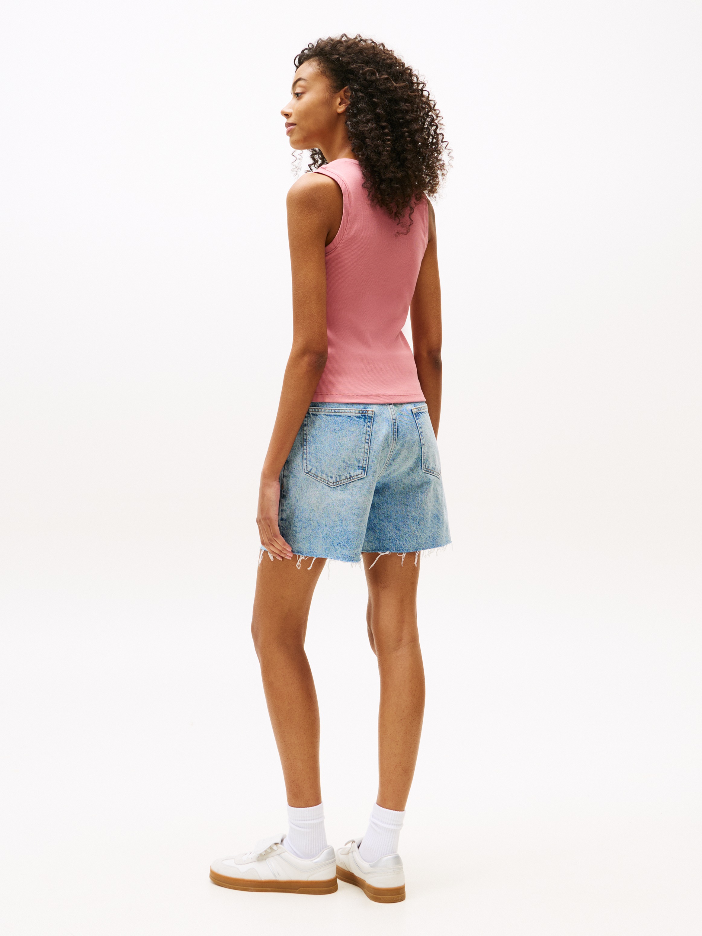 Tommy Jeans Tanktop »TJW ESSENTIAL RIB TANK EXT«, mit Logostickerei