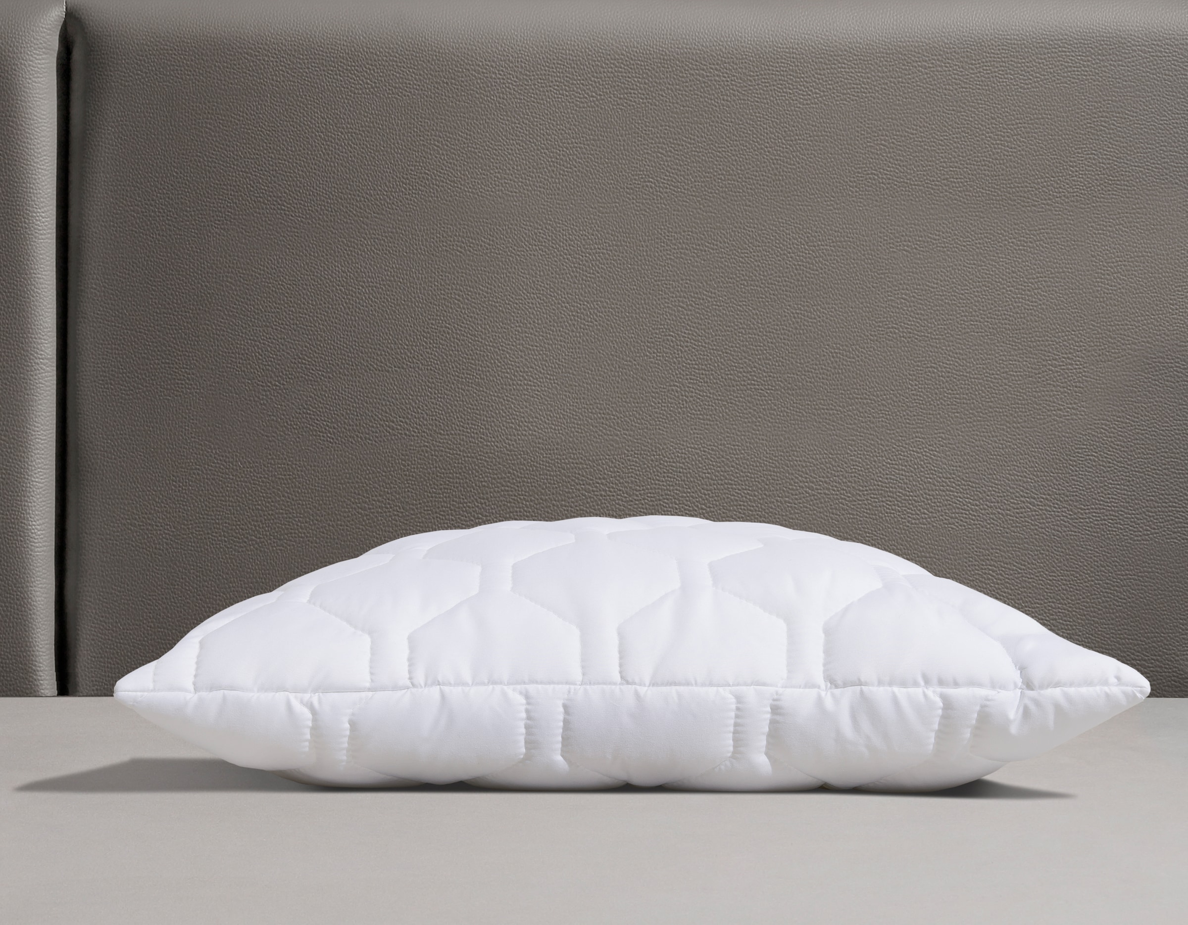 OTTO home Microfaserkissen »Rike 100% Polyester, Kopfkissen 40x80 cm, 80x80 cm« Füllung: Polyester Bezug: Polyester 1 Stk. tlg. Kissen mit sehr guter Atmungsaktivität und kochfest bis 95°C