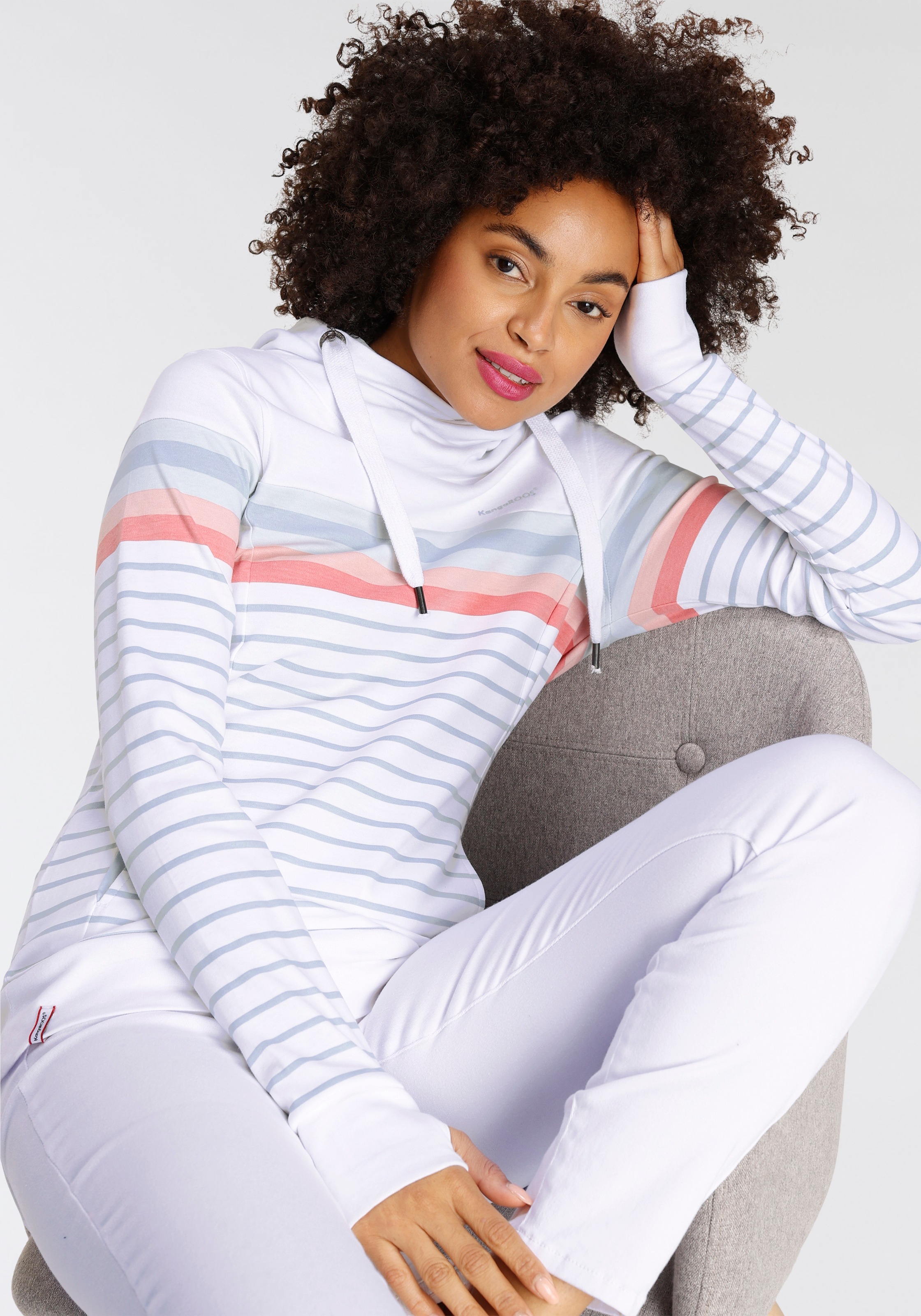 Thumbnail - KangaROOS Kapuzensweatshirt Langarm mit Daumenlöchern, bequem geschnitten und hüftbedeckend