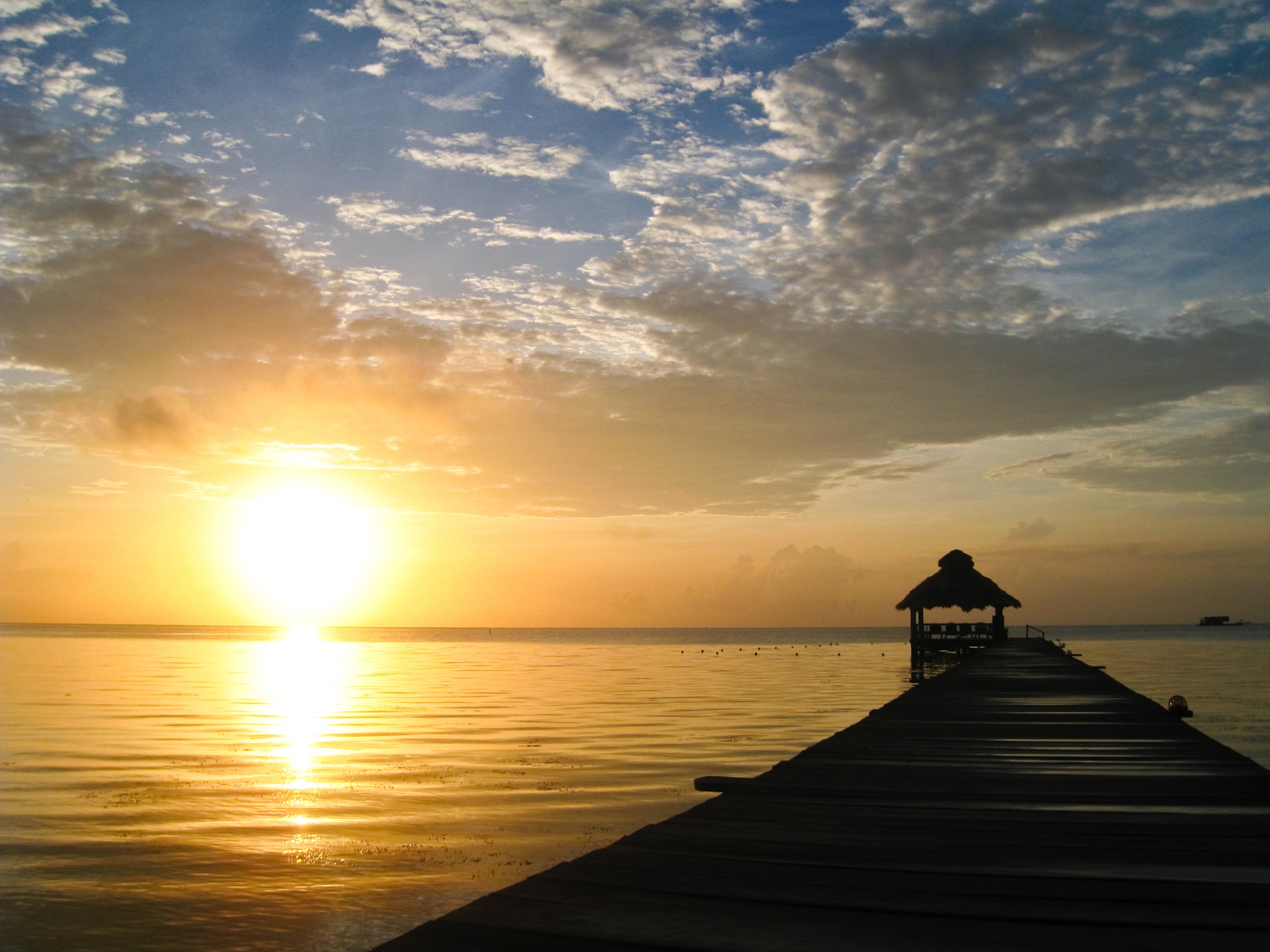 Papermoon Fototapete "Sunburst over Belize" glatt