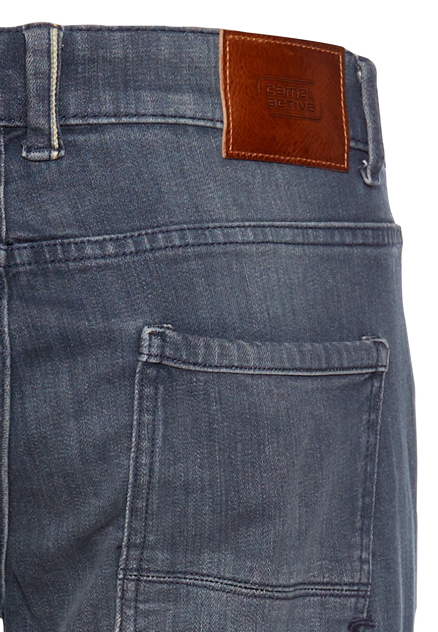 camel active Slim-fit-Jeans, mit Leder-Badge