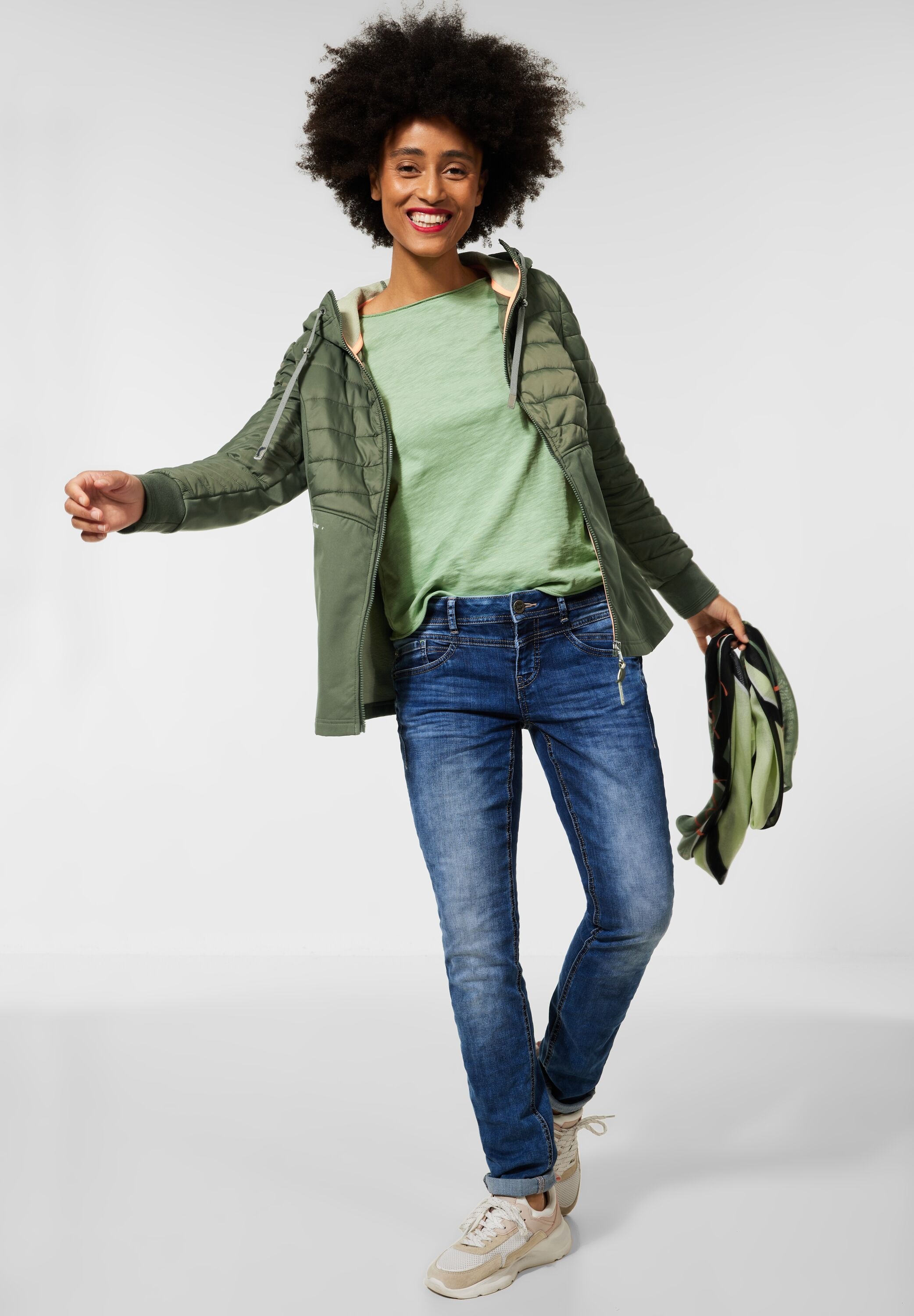 STREET ONE Softshelljacke, mit Kapuze, mit Materialmix
