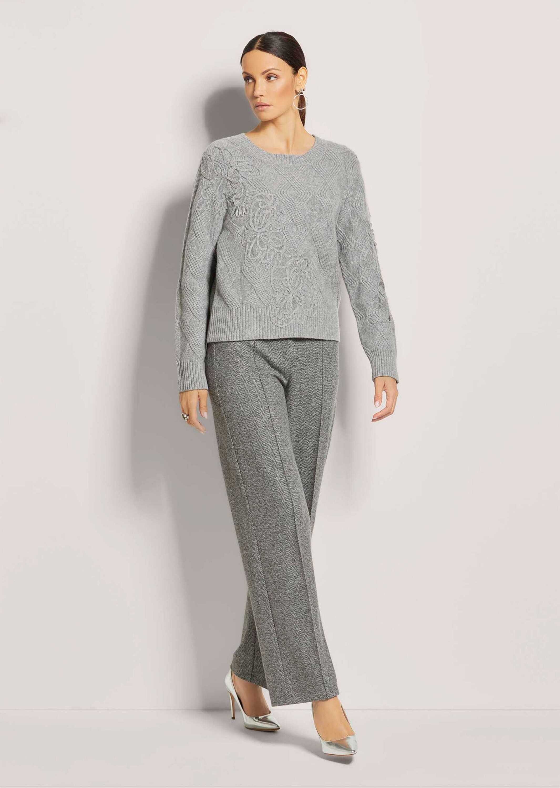 Thumbnail - MADELEINE Longpullover "Strickpullover Rundhals-Wollpullover mit Kordelstickerei"