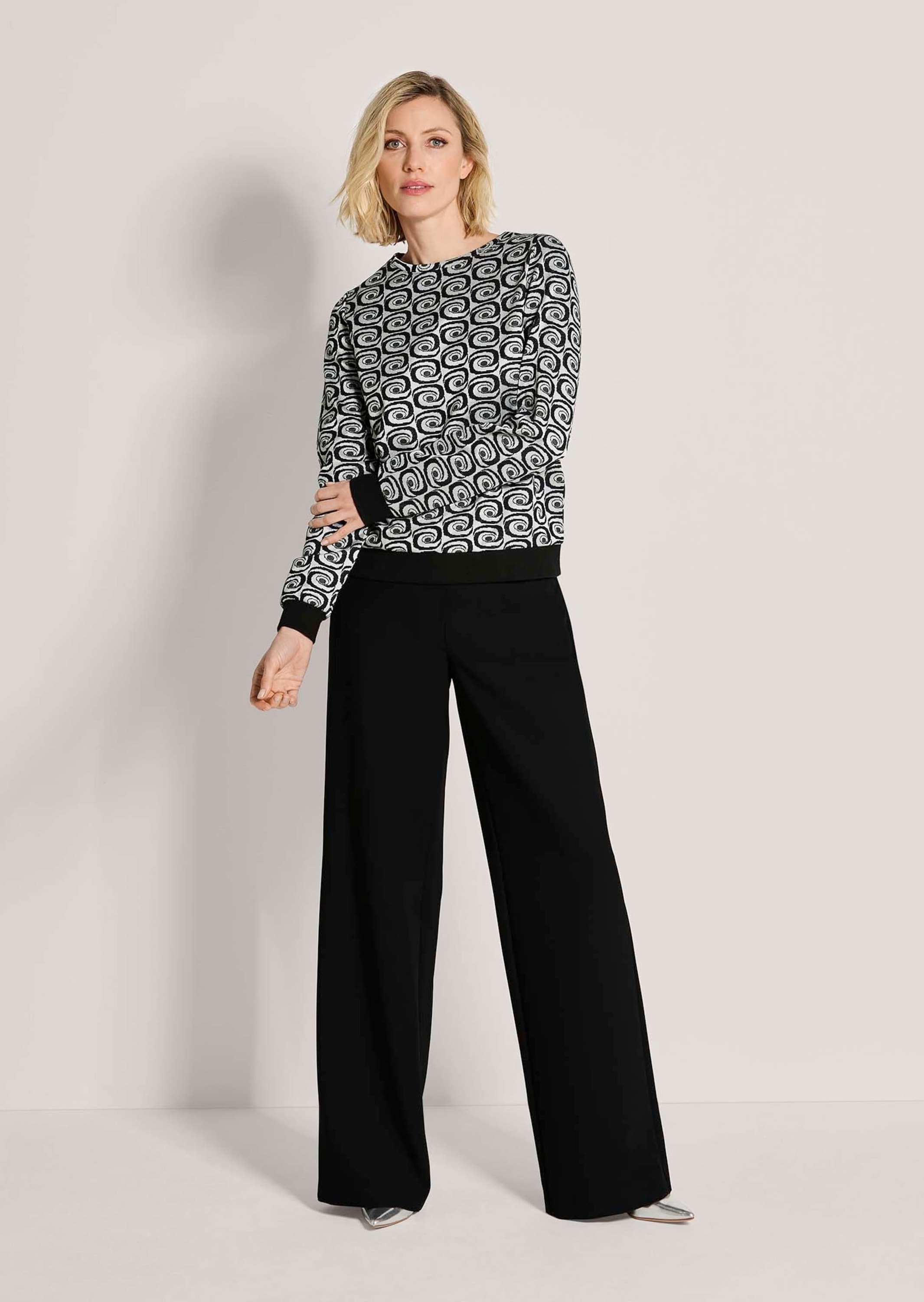 MADELEINE Langarmshirt »Shirt Sweatshirt mit Retro-Muster«