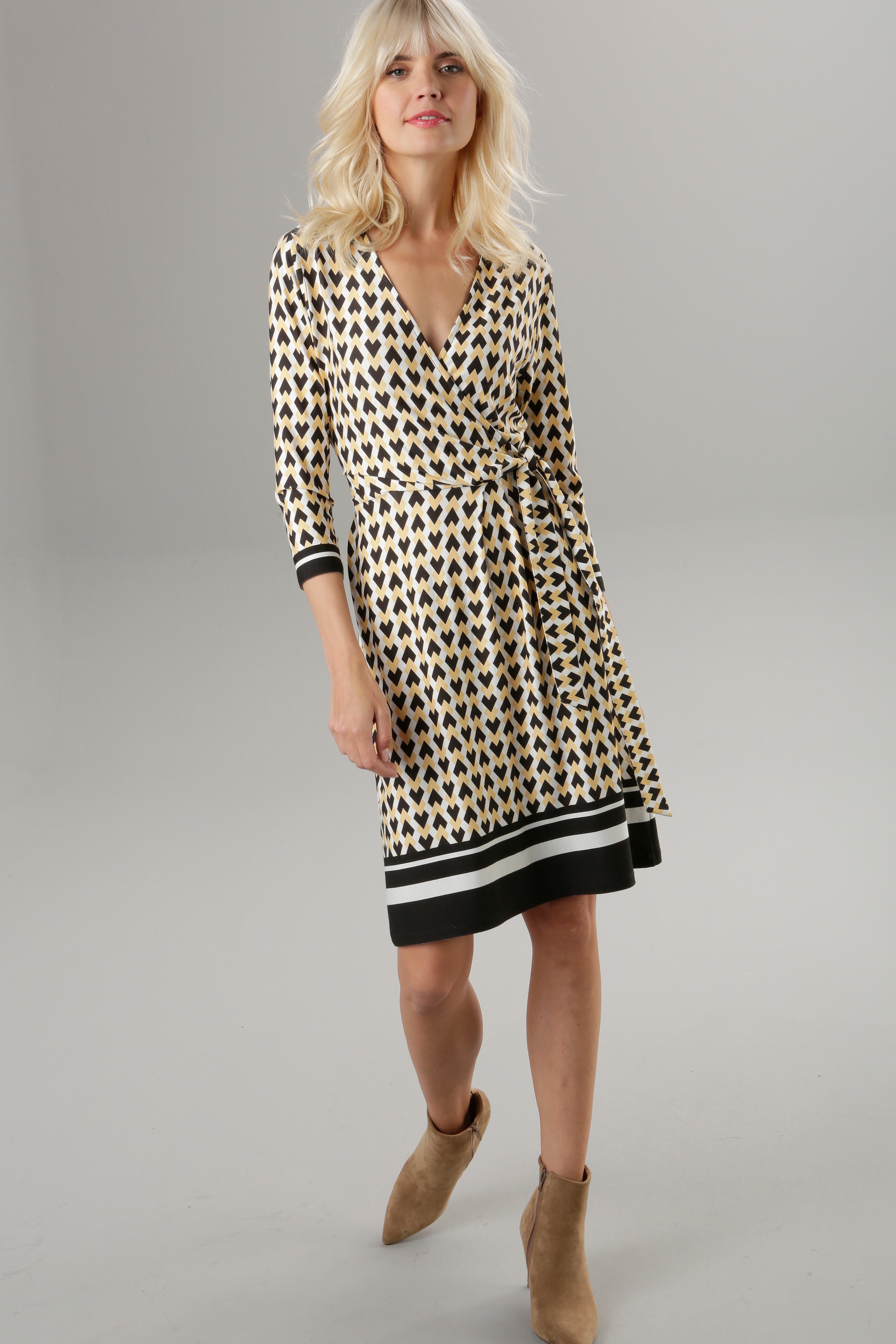 Aniston SELECTED Jerseykleid, mit | kaufen V-Ausschnitt BAUR - für KOLLEKTION Wickeloptik in NEUE