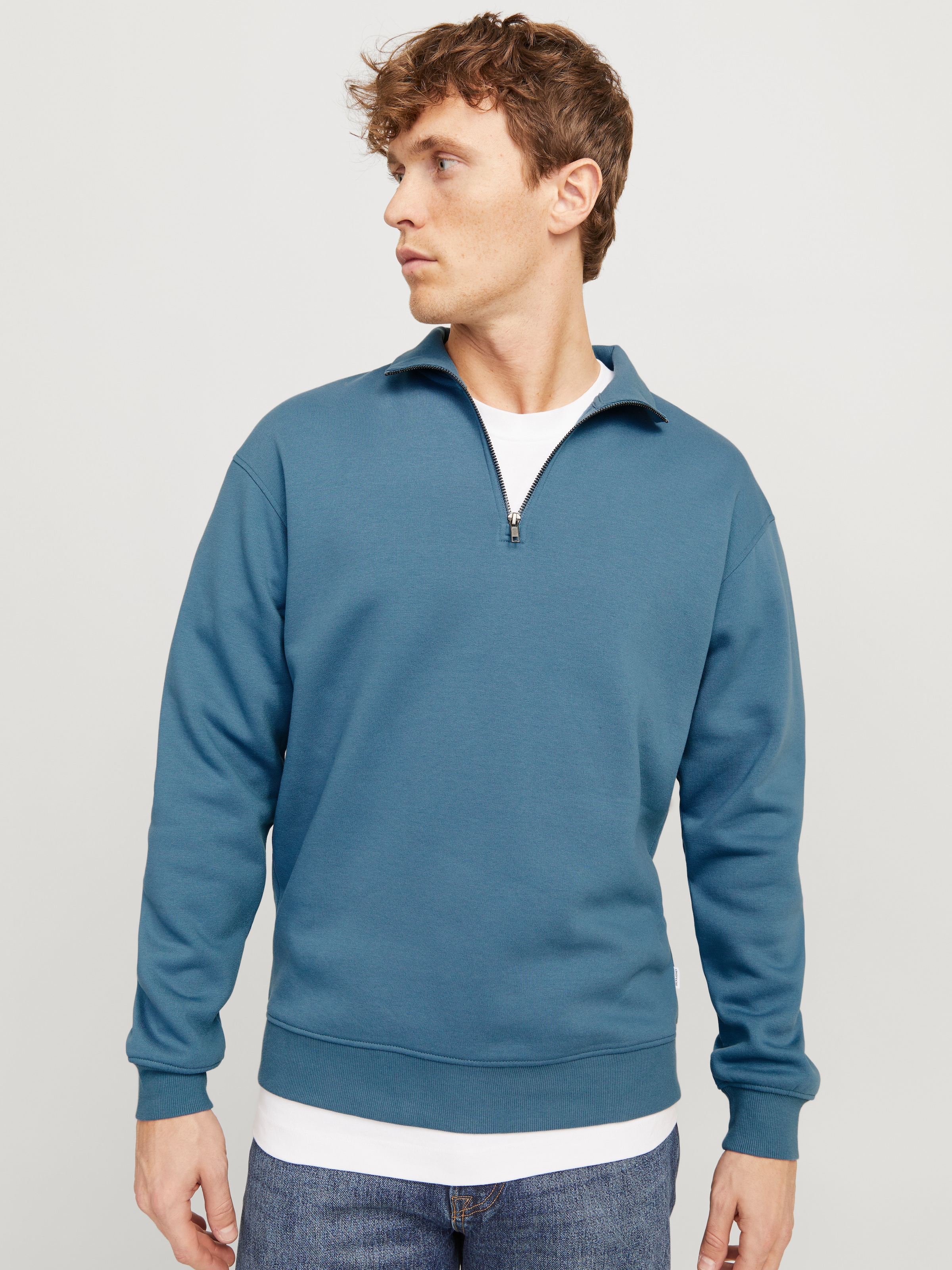 Jack & Jones Sweatshirt »JJEBRADLEY SWEAT HALF ZIP NOOS«, mit Troyer Kragen