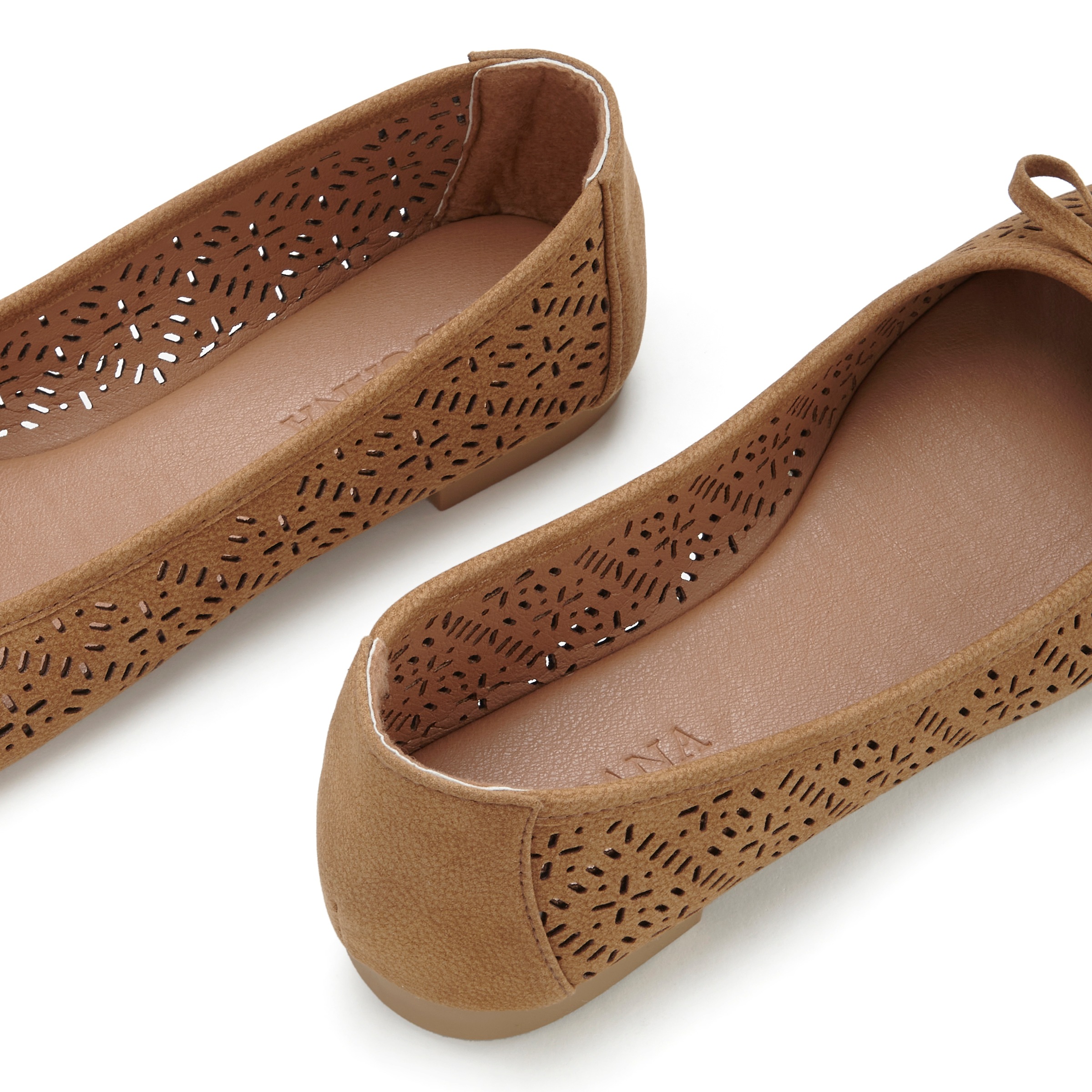 LASCANA Slip-On Sneaker Ballerina vegan camel 3