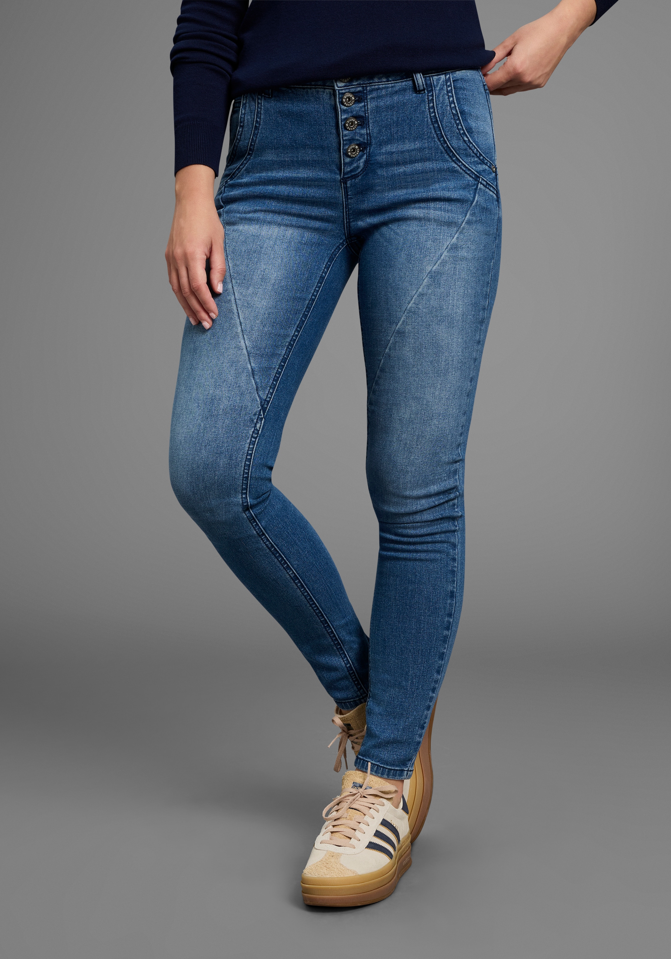 Bruno Banani Skinny-fit-Jeans, mit schrägen Nähten - NEUE KOLLEKTION günstig online kaufen