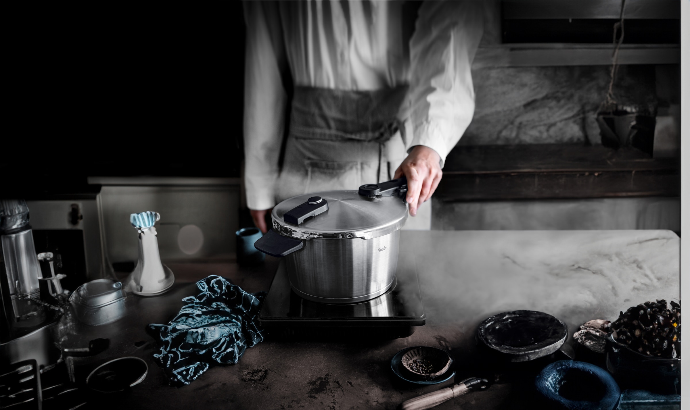 Fissler Schnellkochtopf »Vitaquick® Premium«, Edelstahl 18/10, (3 tlg.), Made in Germany, mit gelochtem Einsatz