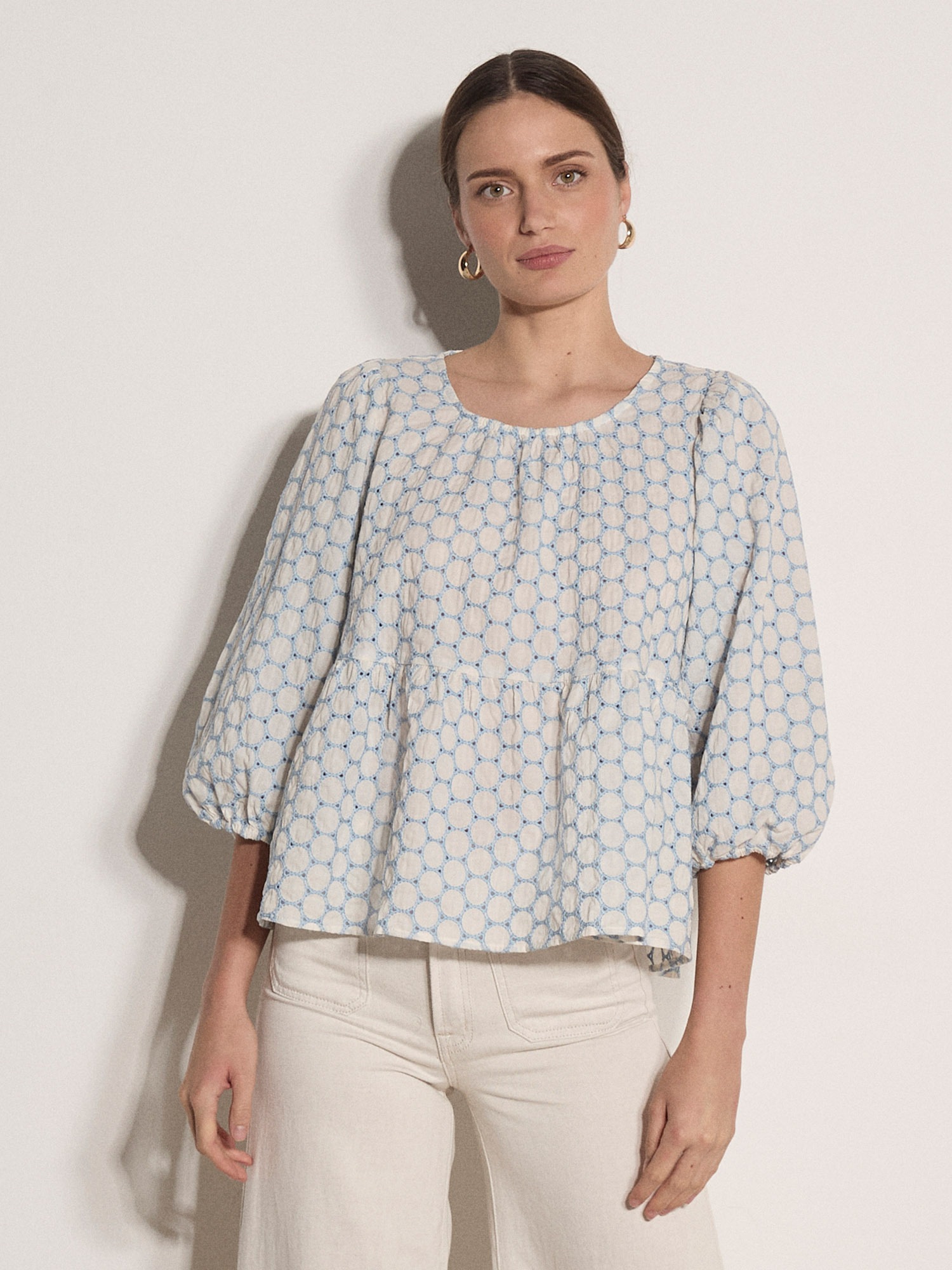 Apricot Druckbluse "Top mit Peplum-Saum und Kreisstickerei" Stickerei