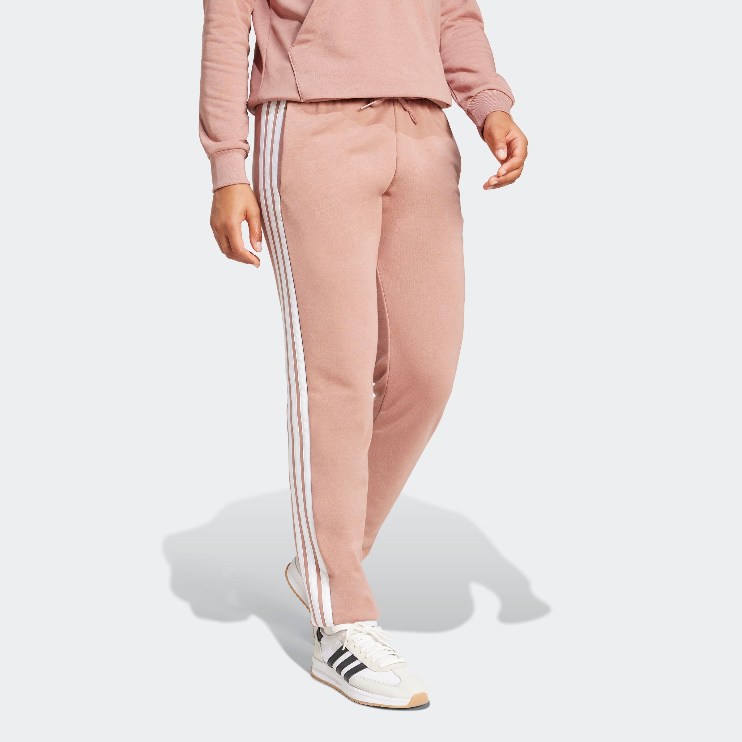 adidas Sportswear Sporthose "W 3S FT CF PT", (1 tlg.), Reguläre Passform, m günstig online kaufen