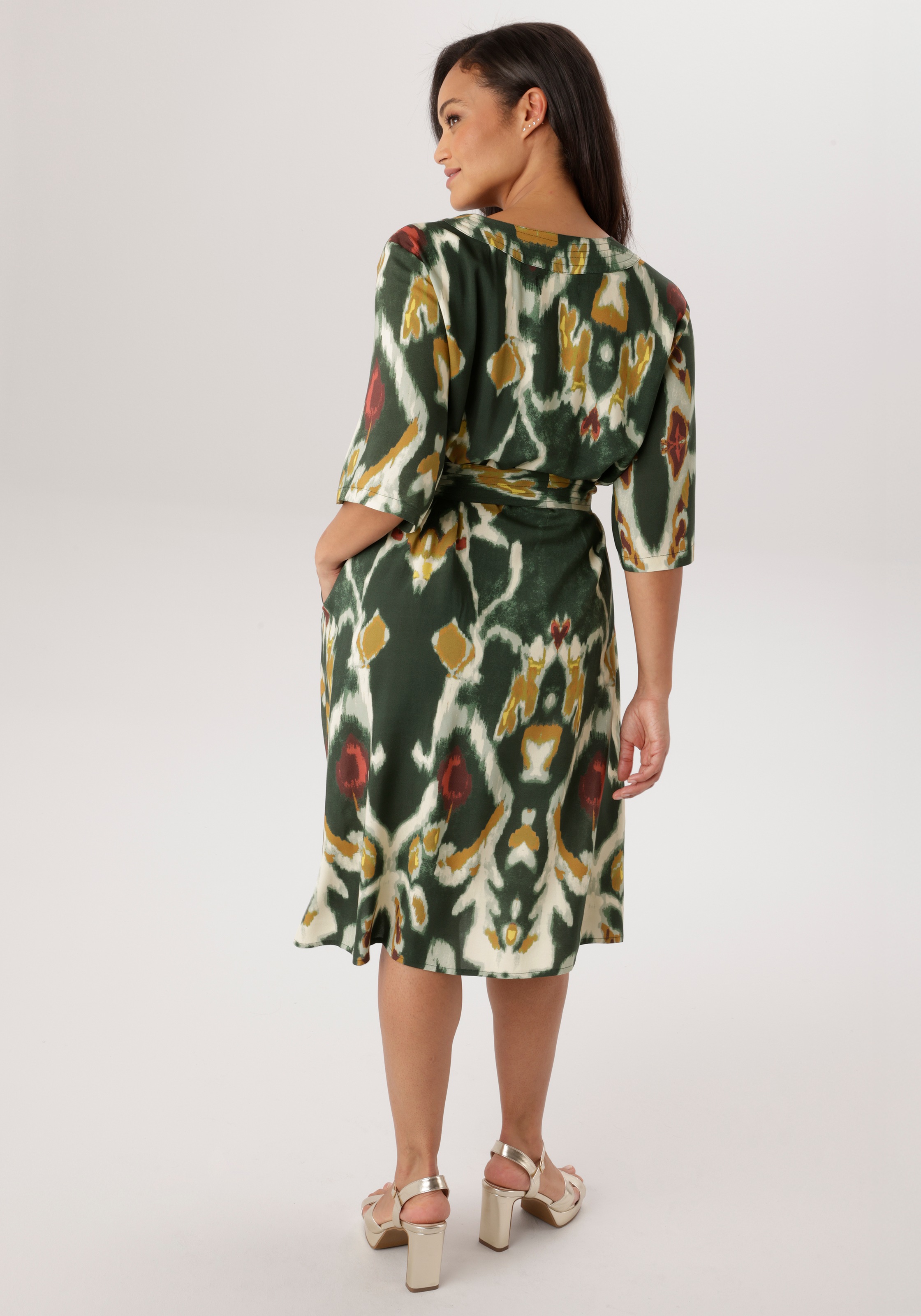 Thumbnail - Aniston PLUS Blusenkleid Eingrifftaschen mit dekorativer V-Ausschnitt - NEUE KOLLEKTION