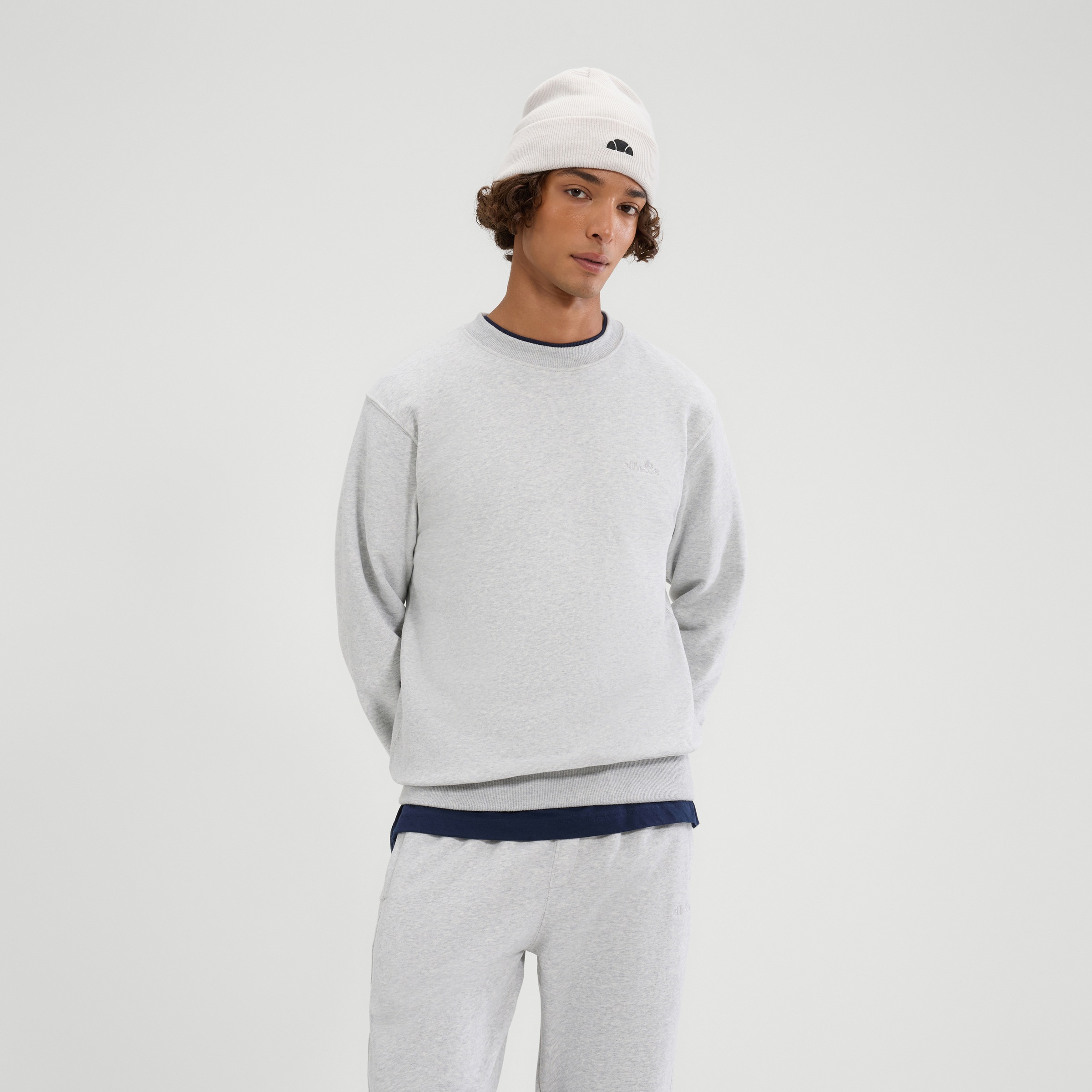 Ellesse Sweatshirt "CORCOLLE SWEATSHIRT", schlichte Crew-Silhouette, Langarm-Ausführung