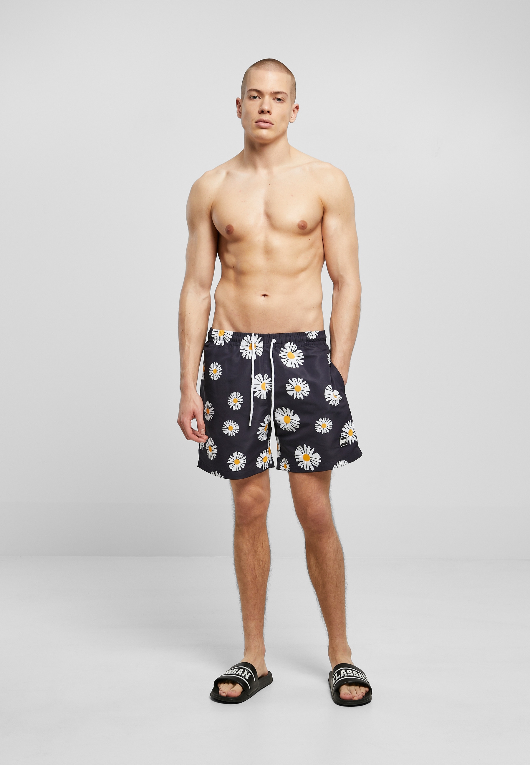 URBAN CLASSICS Badeshorts »Urban Classics Herren Pattern Swim Shorts«