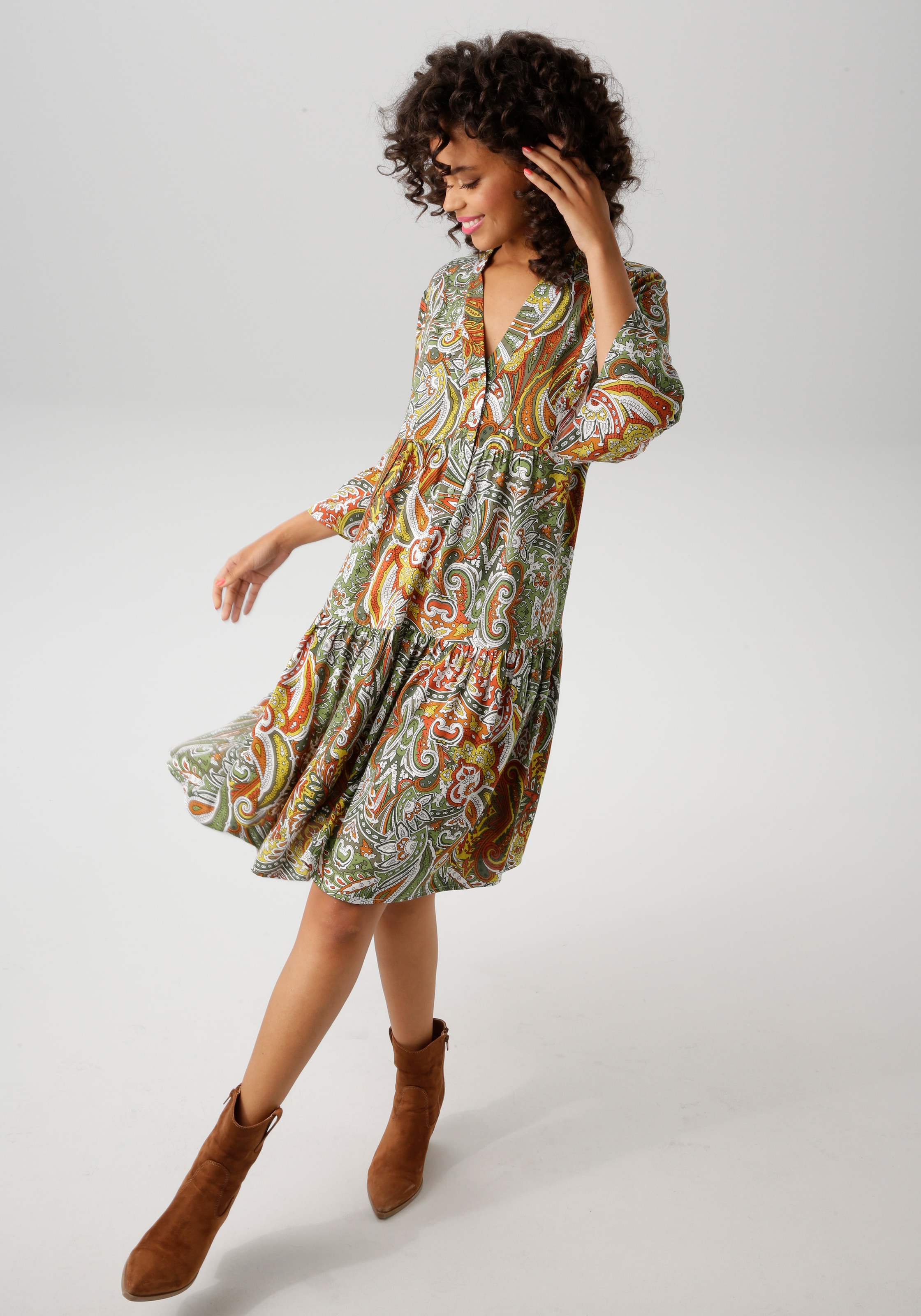 Aniston CASUAL Tunikakleid, mit farbharmonischem, großflächigen Paisley-Muster - NEUE KOLLEKTION