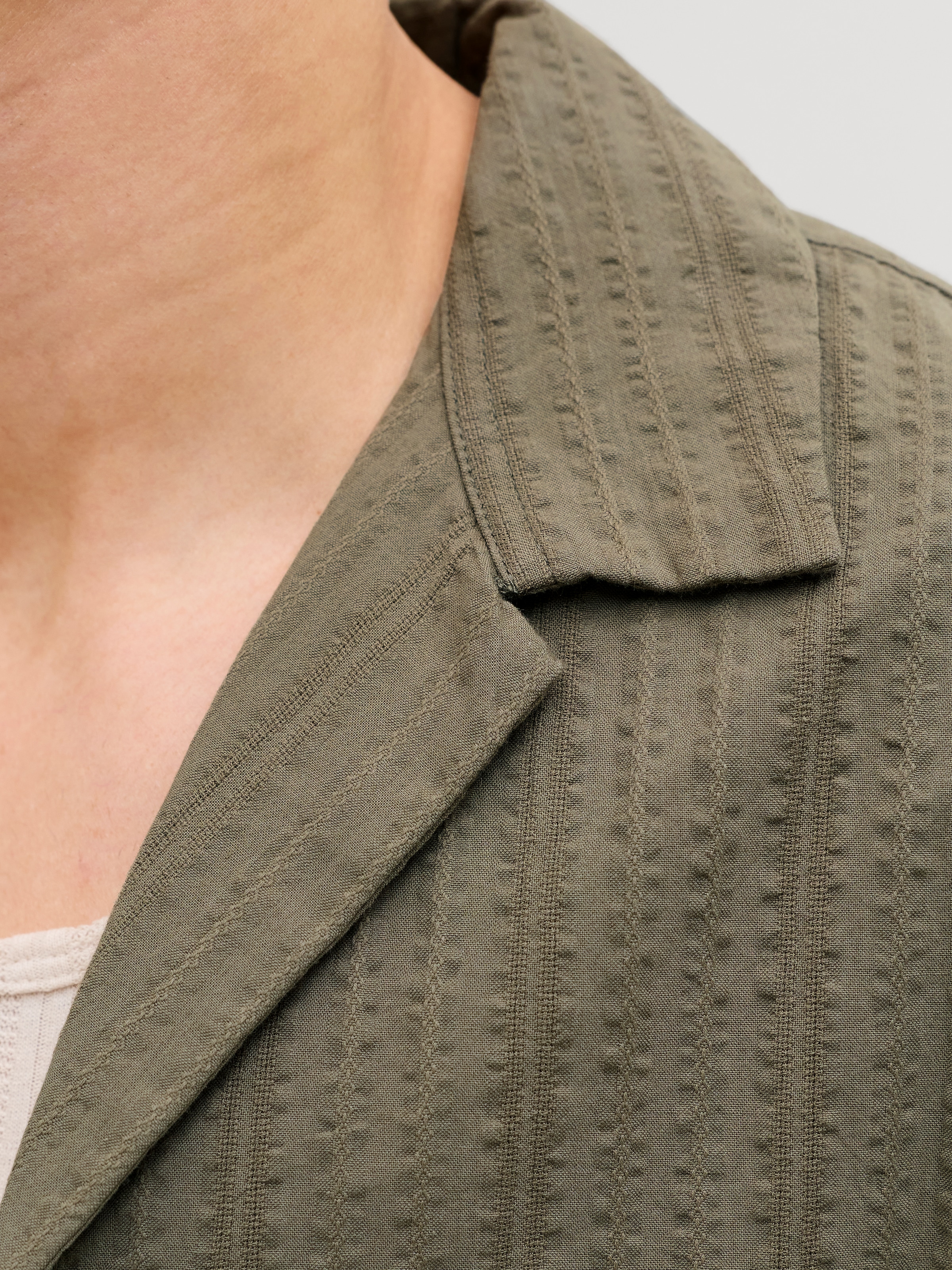 Jack & Jones Kurzarmhemd »JJETYSON RESORT SHIRT SS SN« mit Resort-Kragen