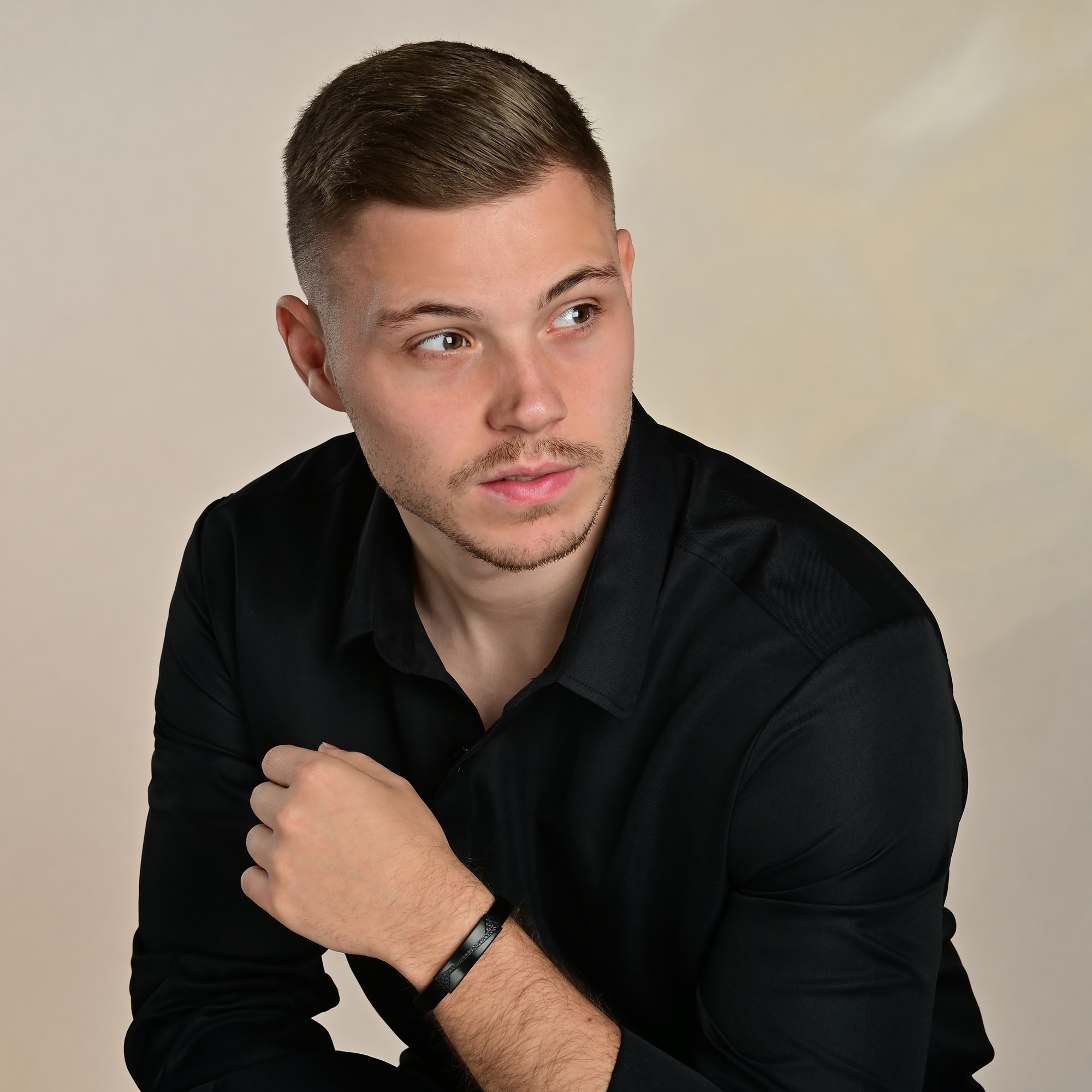 Adelia´s Armreif »Armband – Armreif aus Leder 21,5 cm« Ideal als Geschenk zum Valentinstag