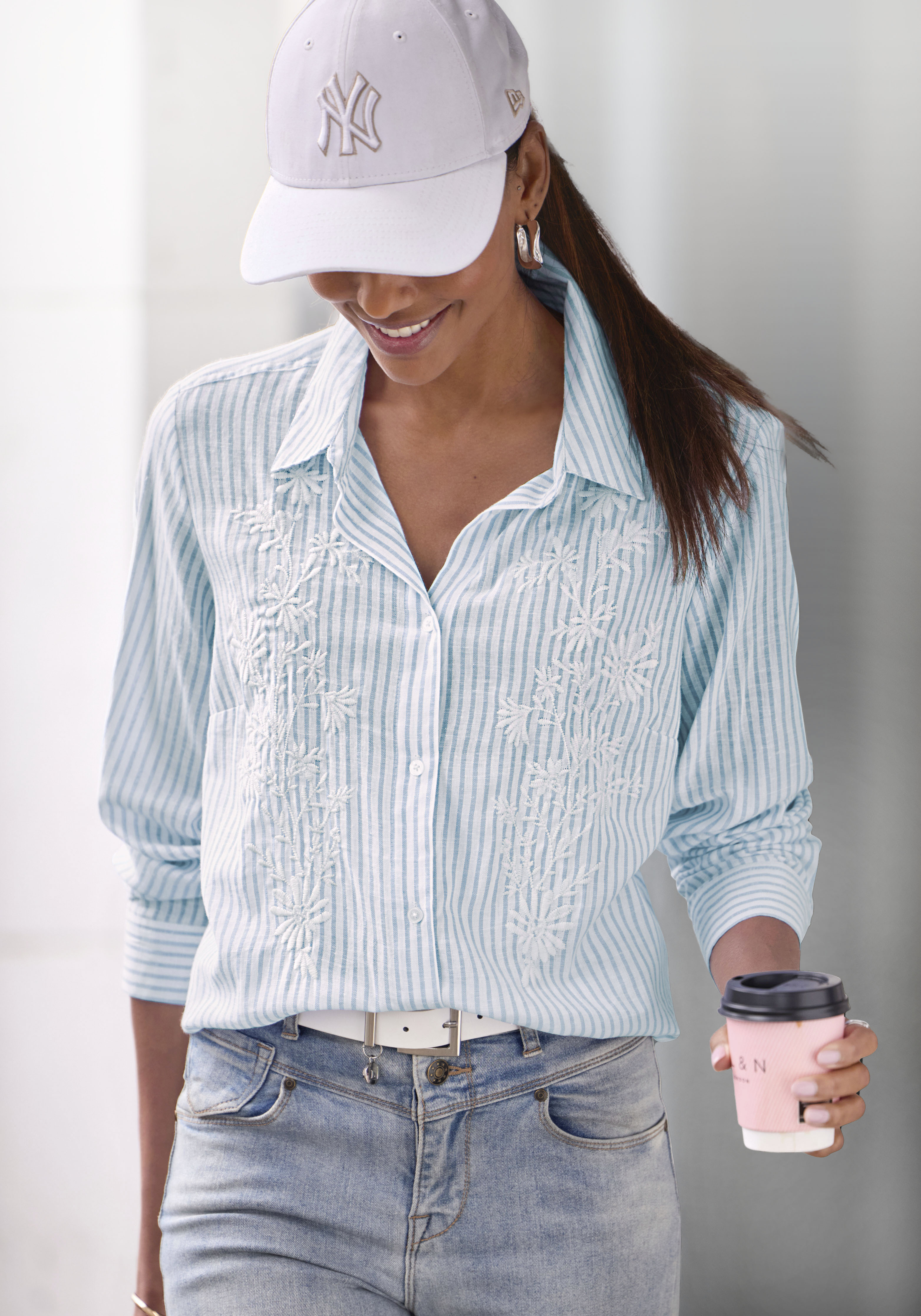 LASCANA Langarmbluse mit floraler Stickerei, elegante Sommerbluse