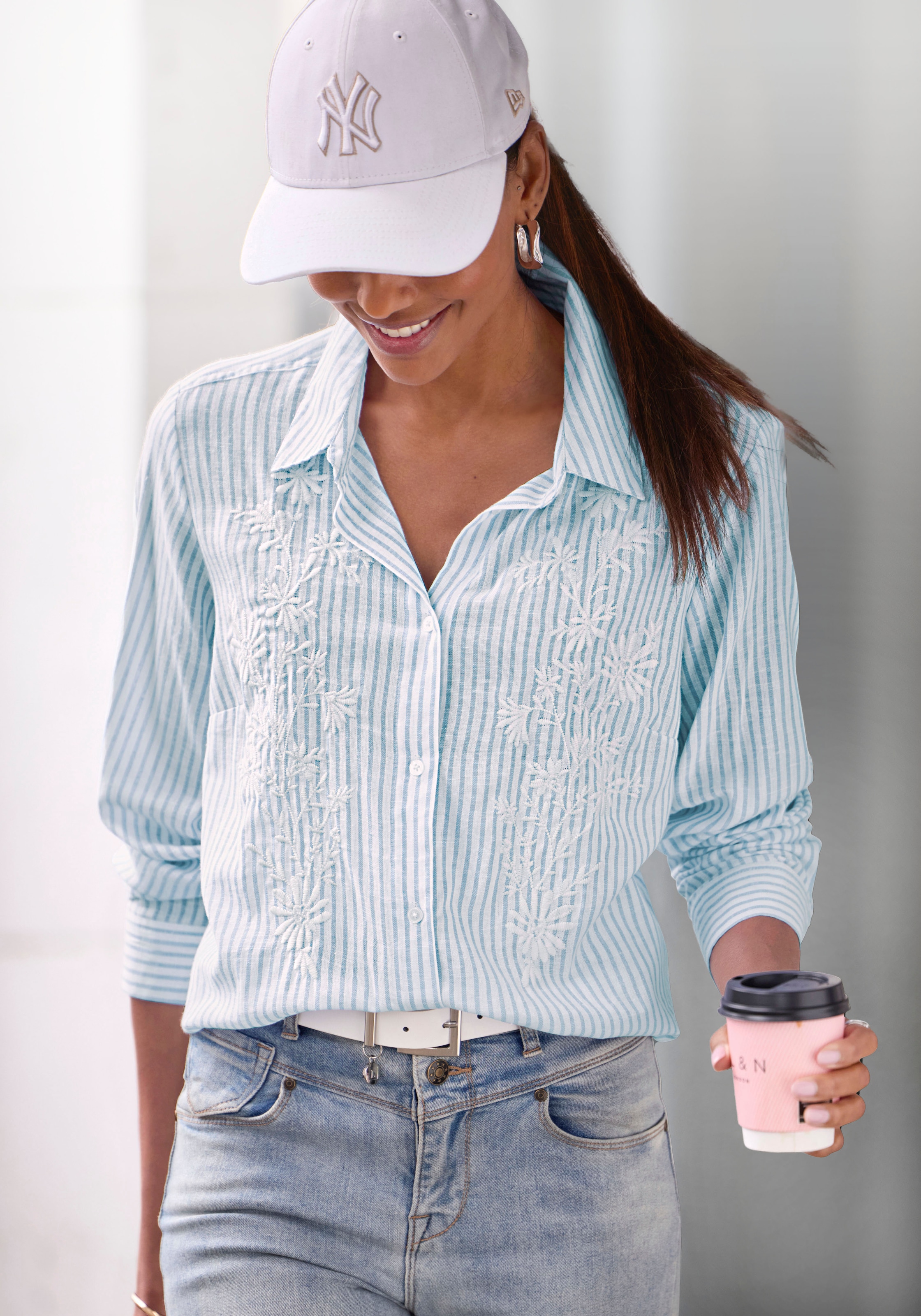 LASCANA Langarmbluse mit floraler Stickerei günstig online kaufen