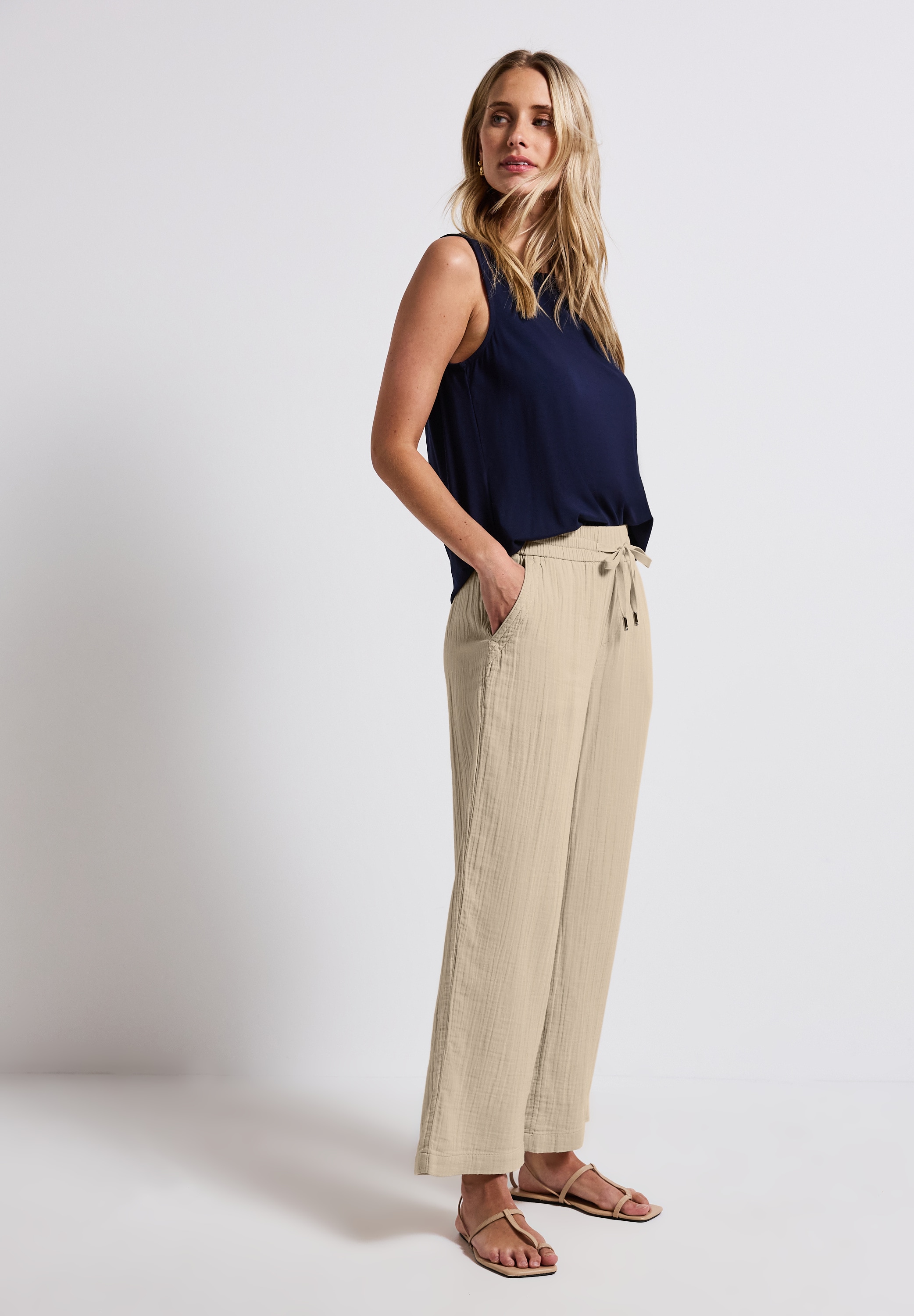 STREET ONE Stoffhose, Sommerhose mit elastischem Bund und Tunnelzug, im Musselin-Look