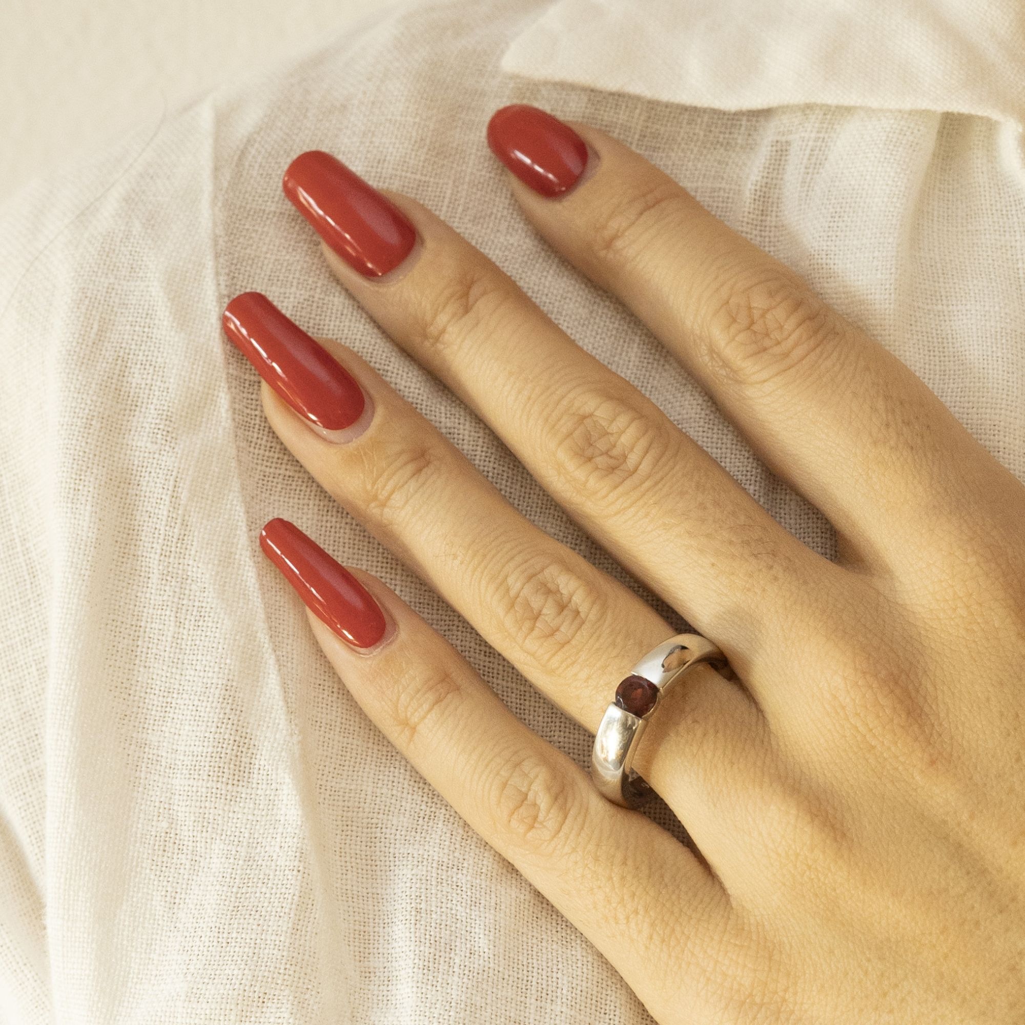 Jamelli Fingerring »Silber 925 rhodiniert mit echtem Granat«