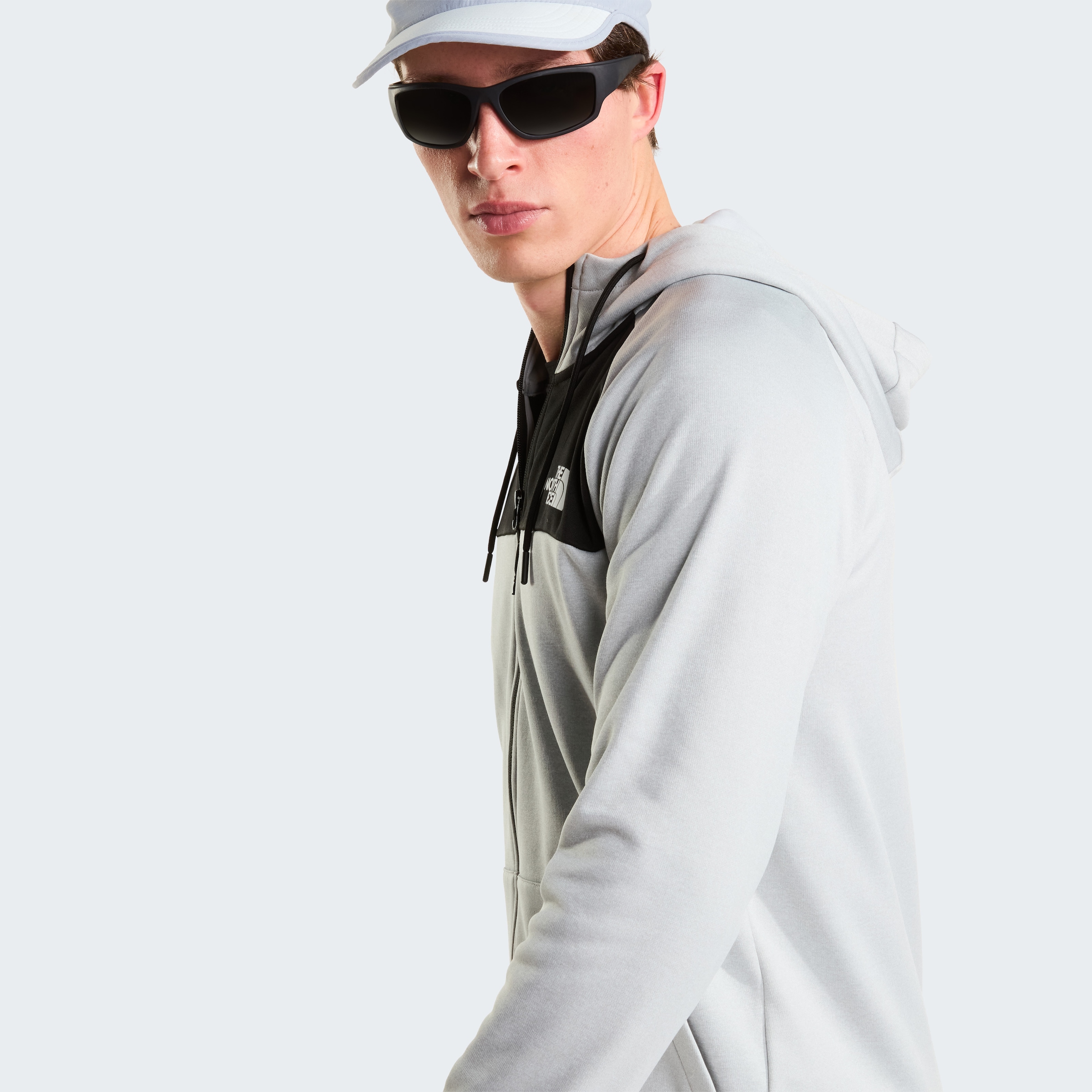 The North Face Fleecejacke »Reaxion Fleece Kapuzenpulli mit durchgehendem RV für Herren« für kühle Temperaturen, offene Taschen, mit gebürsteter Innenseite