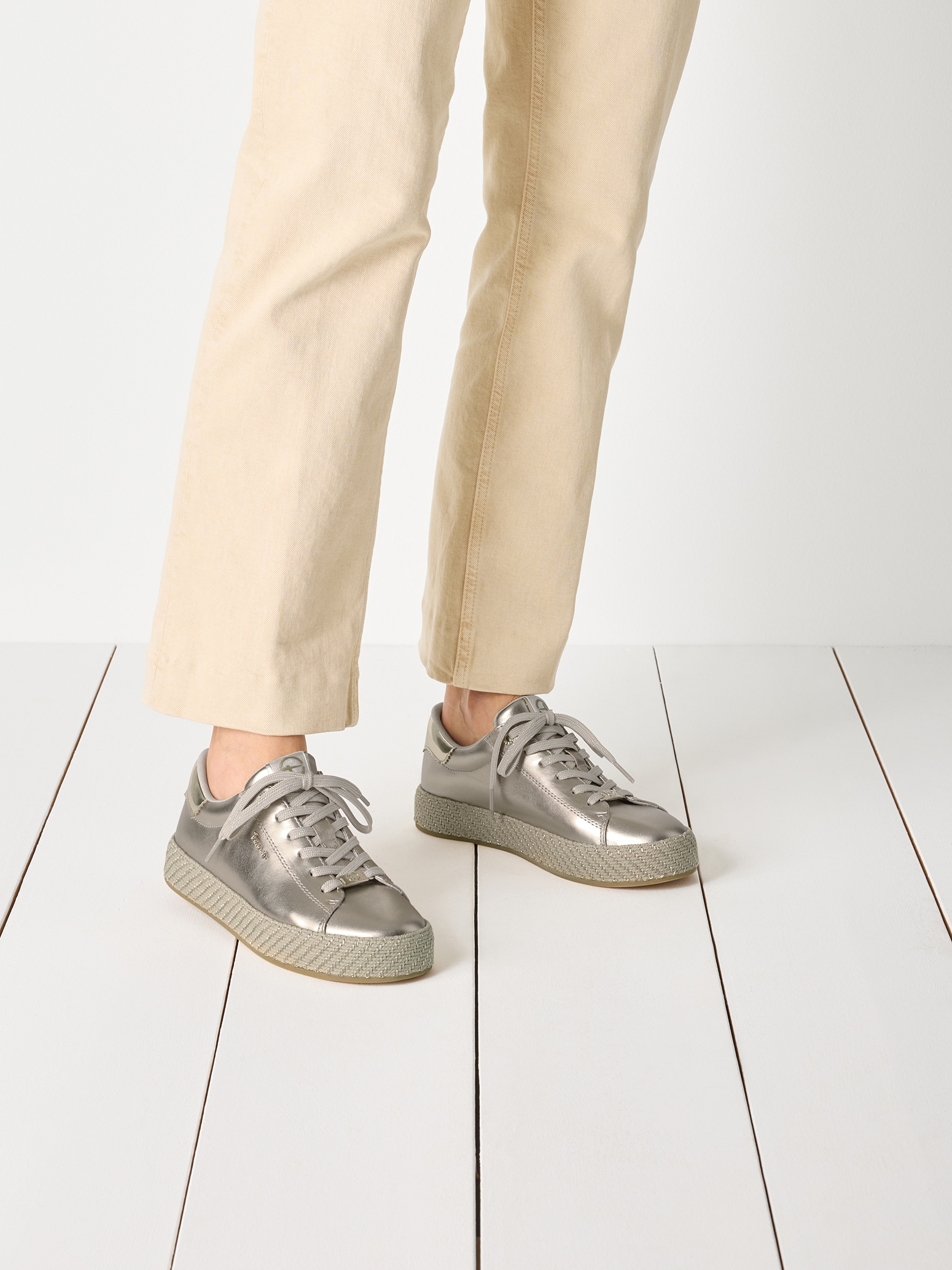 Tamaris Plateausneaker, Freizeitschuh, Halbschuh, Schnürschuh mit Textilkordel am Plateau