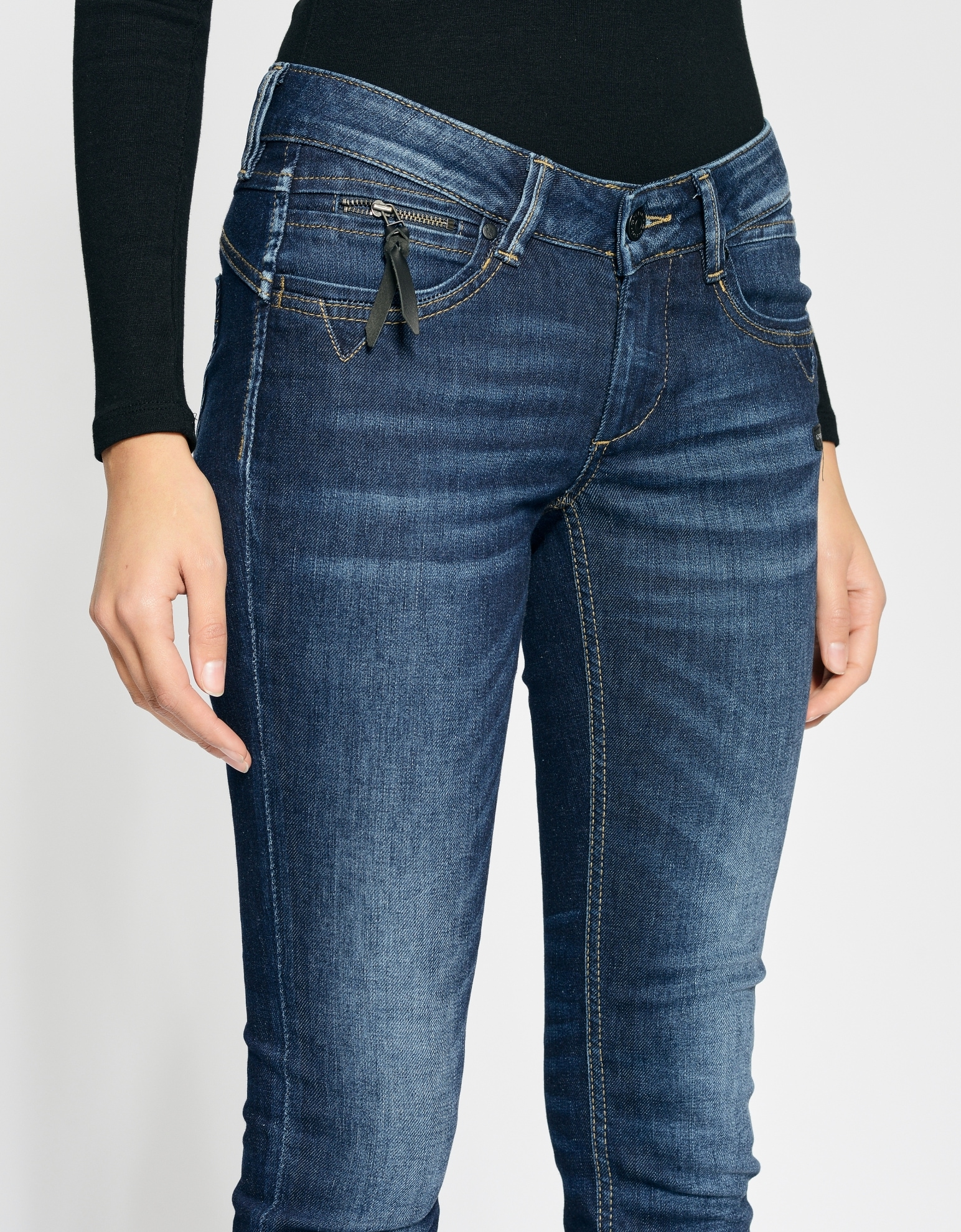GANG Skinny-fit-Jeans »94NIKITA« mit Zipper-Detail an der Coinpocket