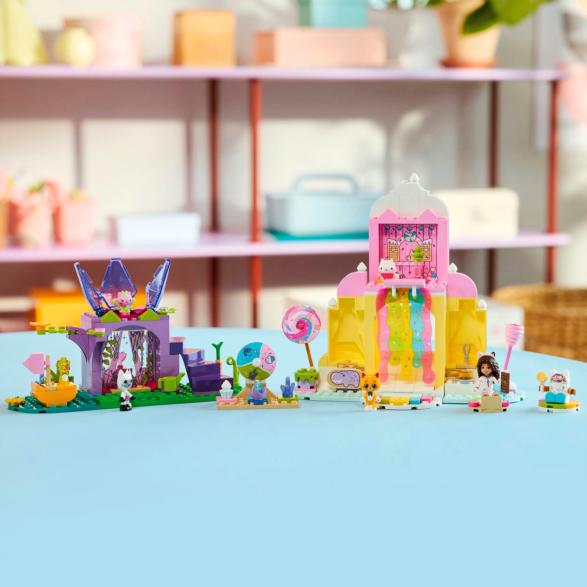 LEGO® Konstruktionsspielsteine »Zuckerguss-Gebirge und Kätzchen-Garten (11205), LEGO Gabby's Dollhouse«, (263 St.), Made in Europe